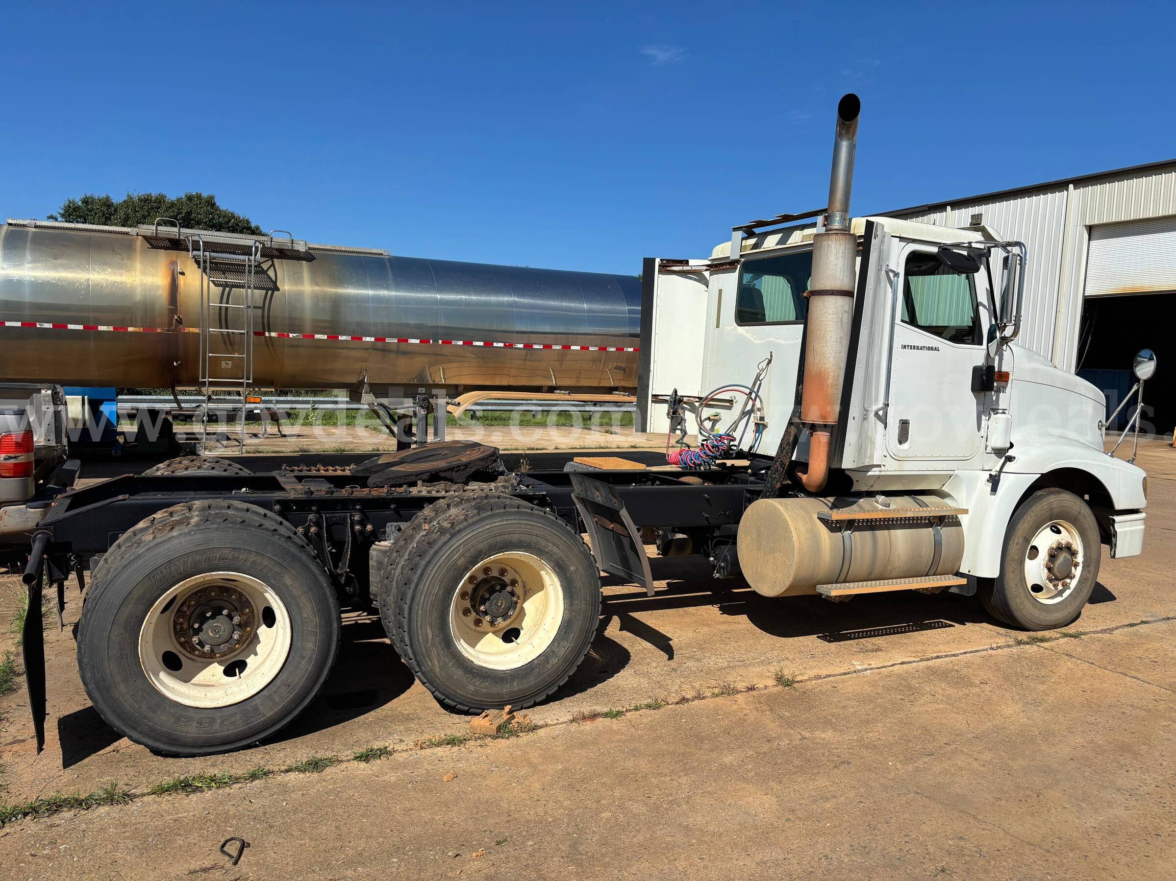 2006 International 9200i Truck Tractor International 9200i Government Surplus Auction - Photo #3