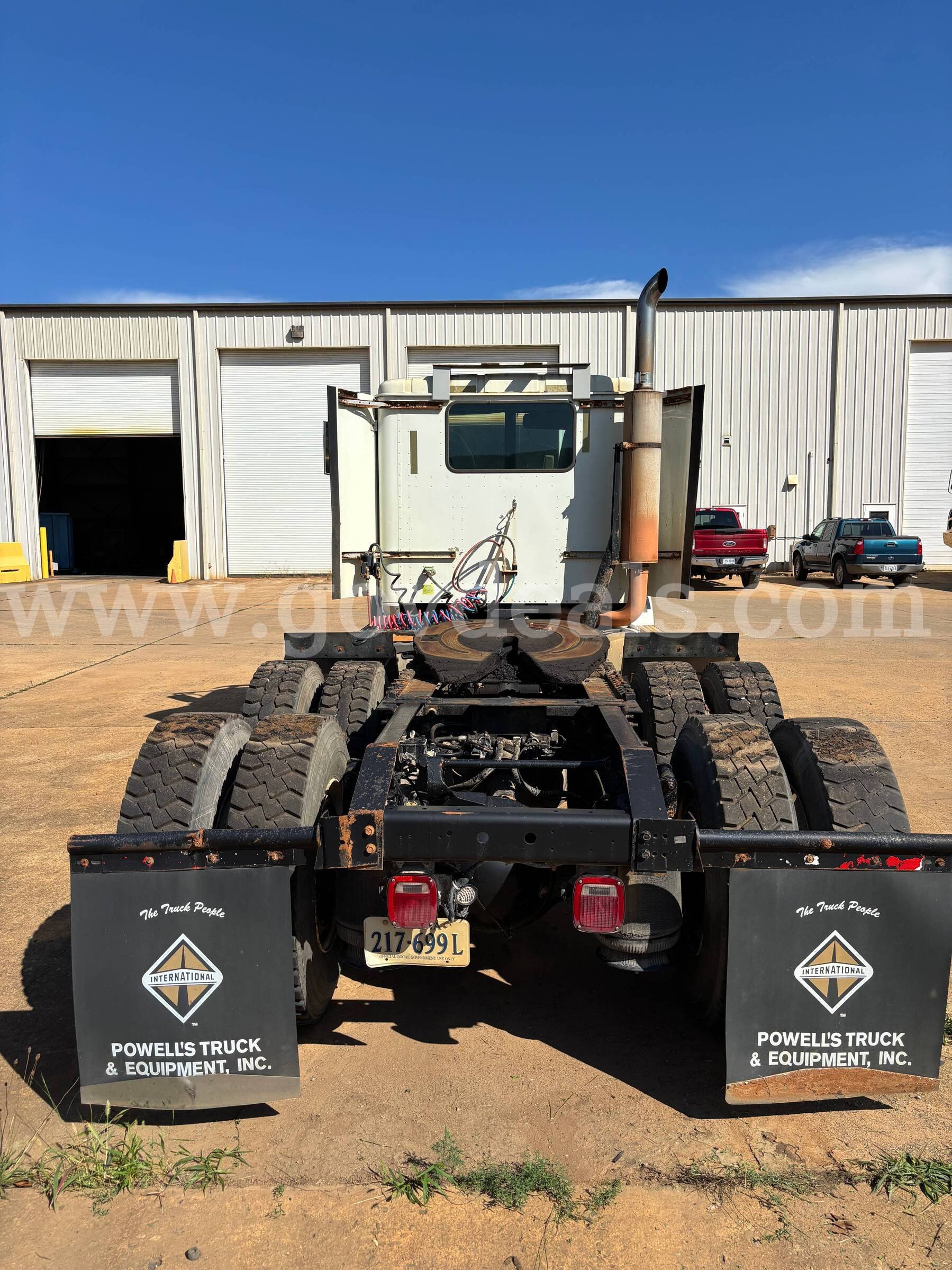 2006 International 9200i Truck Tractor International 9200i Government Surplus Auction - Photo #4