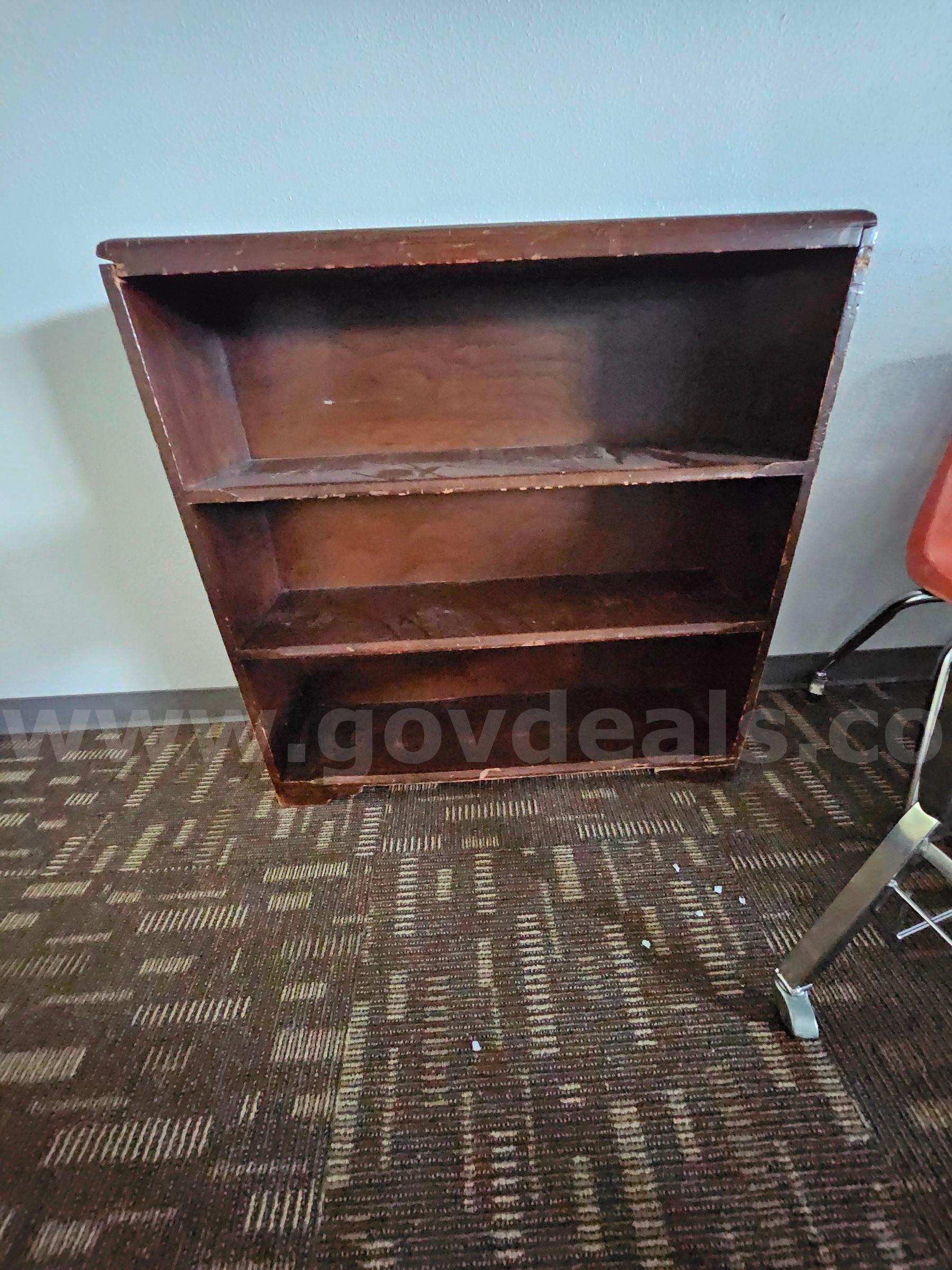 Book shelf Wooden   Government Surplus Auction - Photo #2