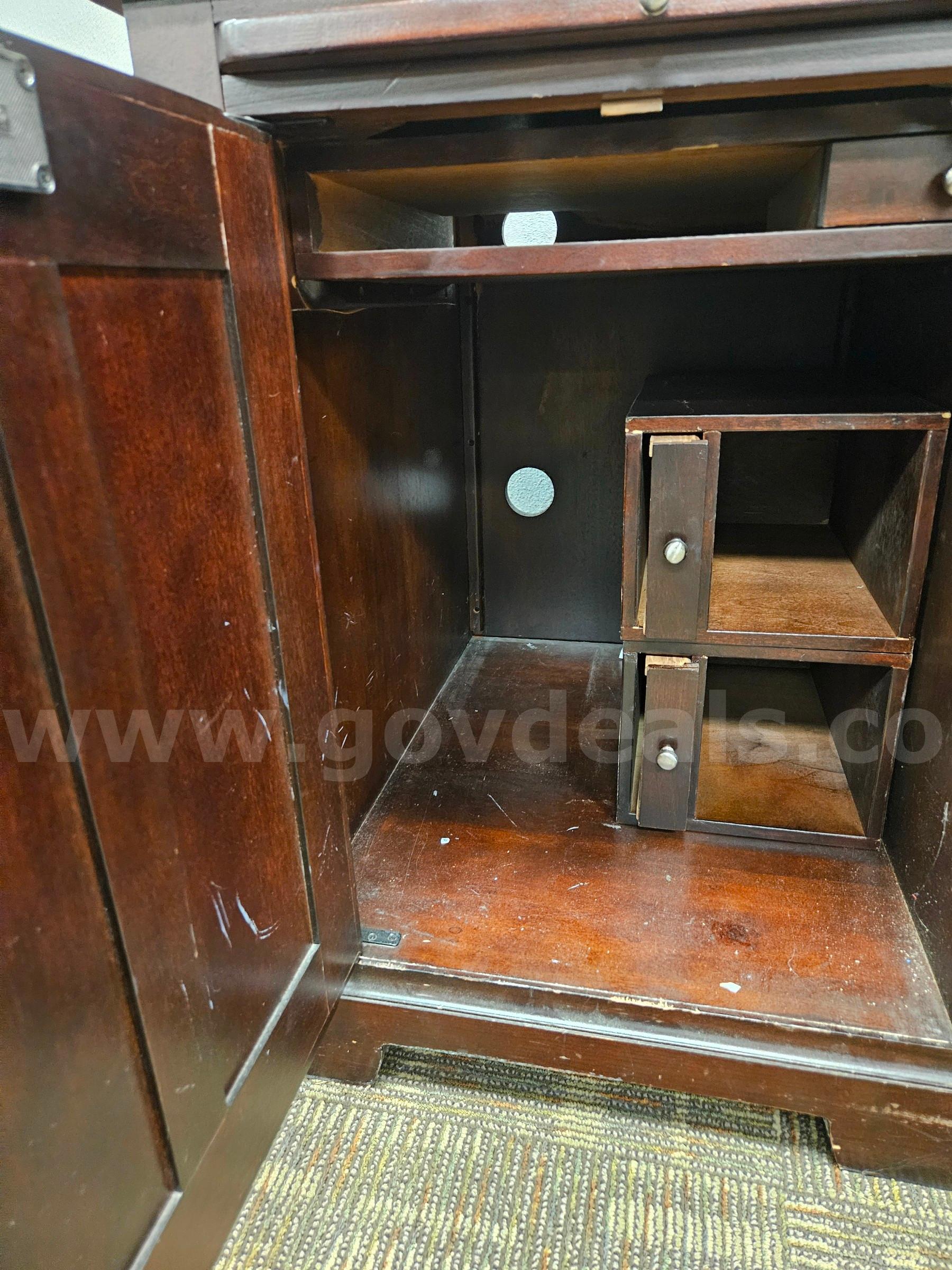 Large Wooden Executive Office Desk with Storage Drawers   Government Surplus Auction - Photo #3