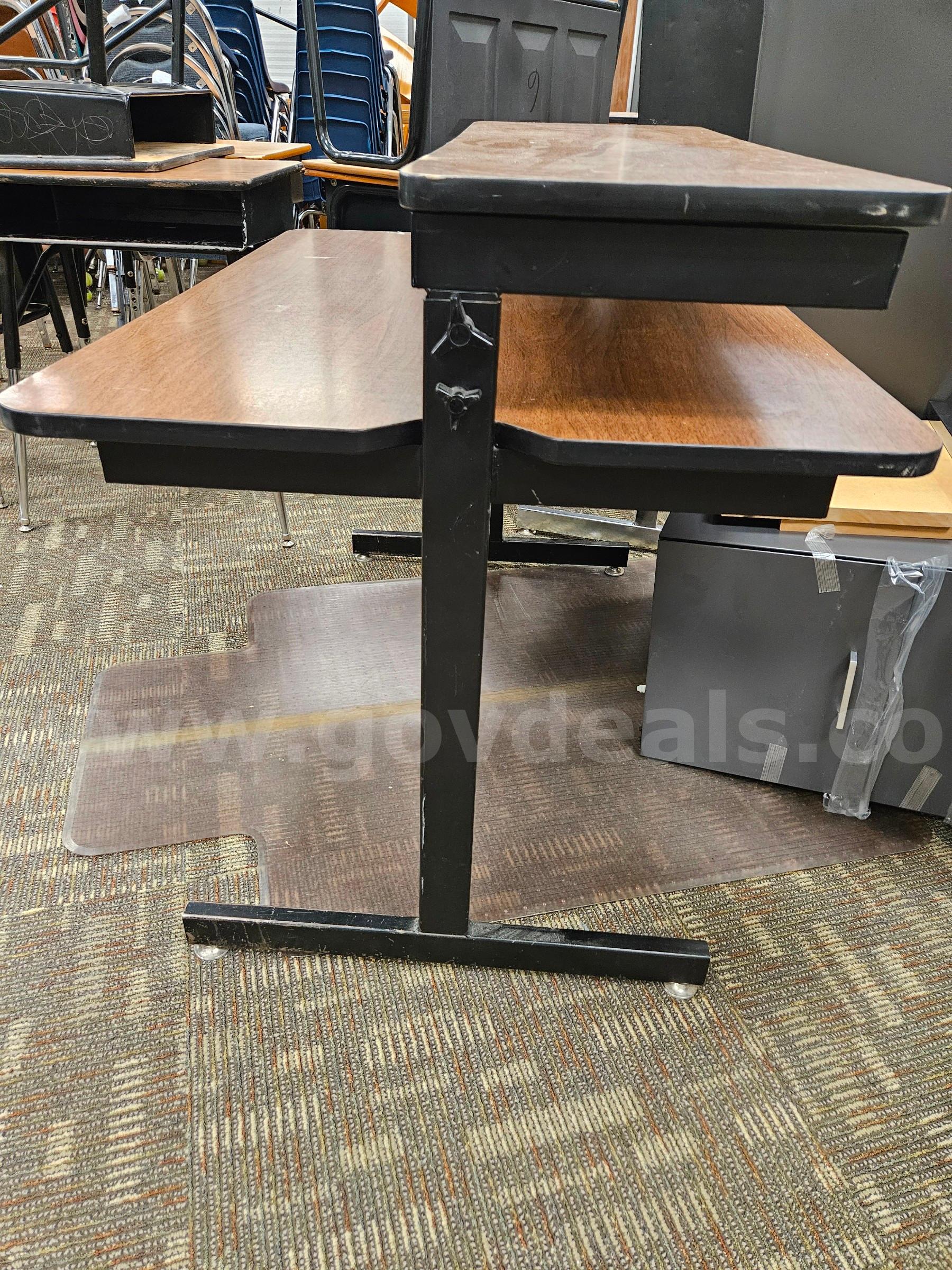 Teacher Computer Workstation Desk with Monitor Shelf   Government Surplus Auction - Photo #2