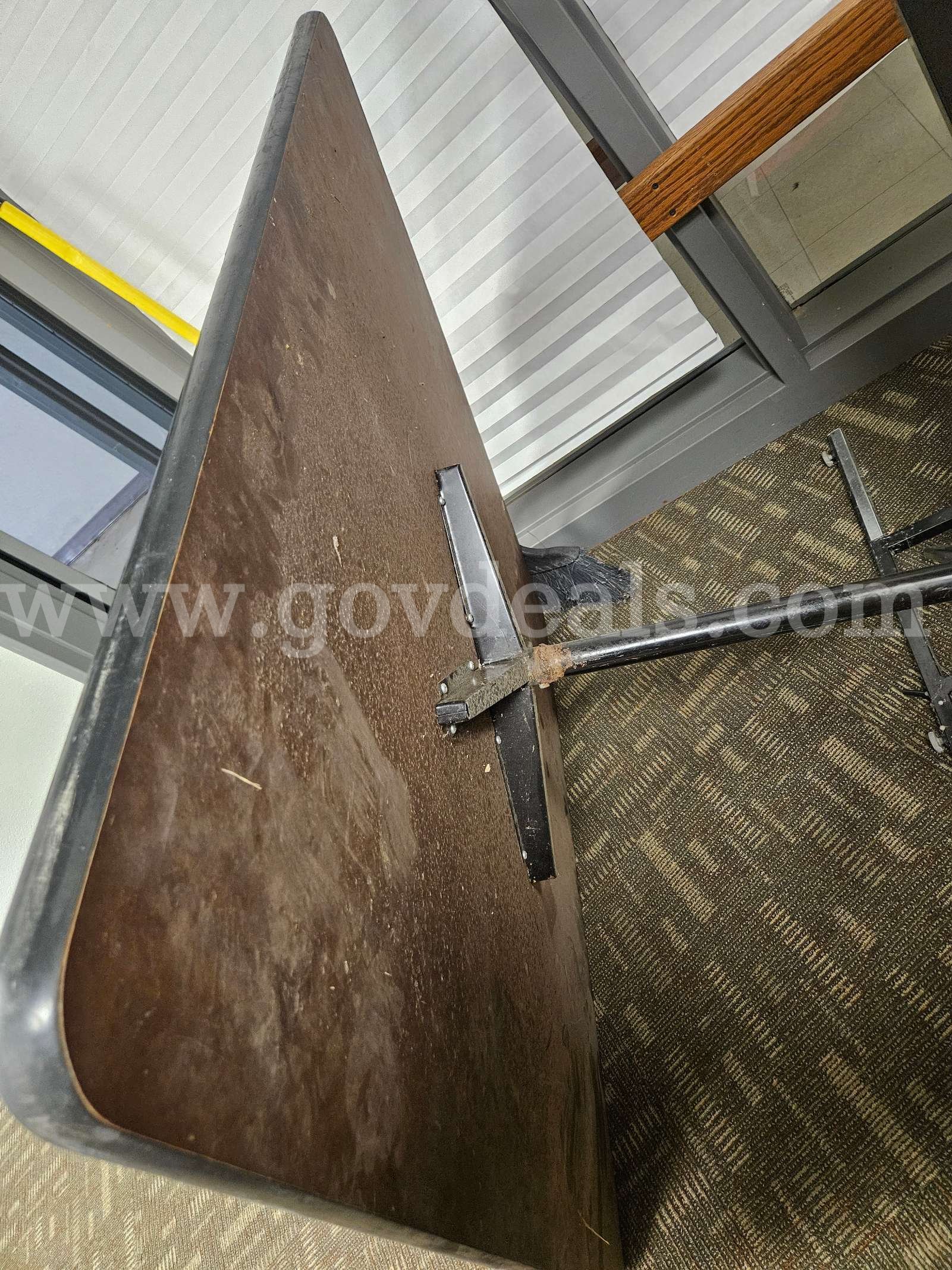 GREAT TABLE for crafts, card table, dining table   Government Surplus Auction - Photo #2
