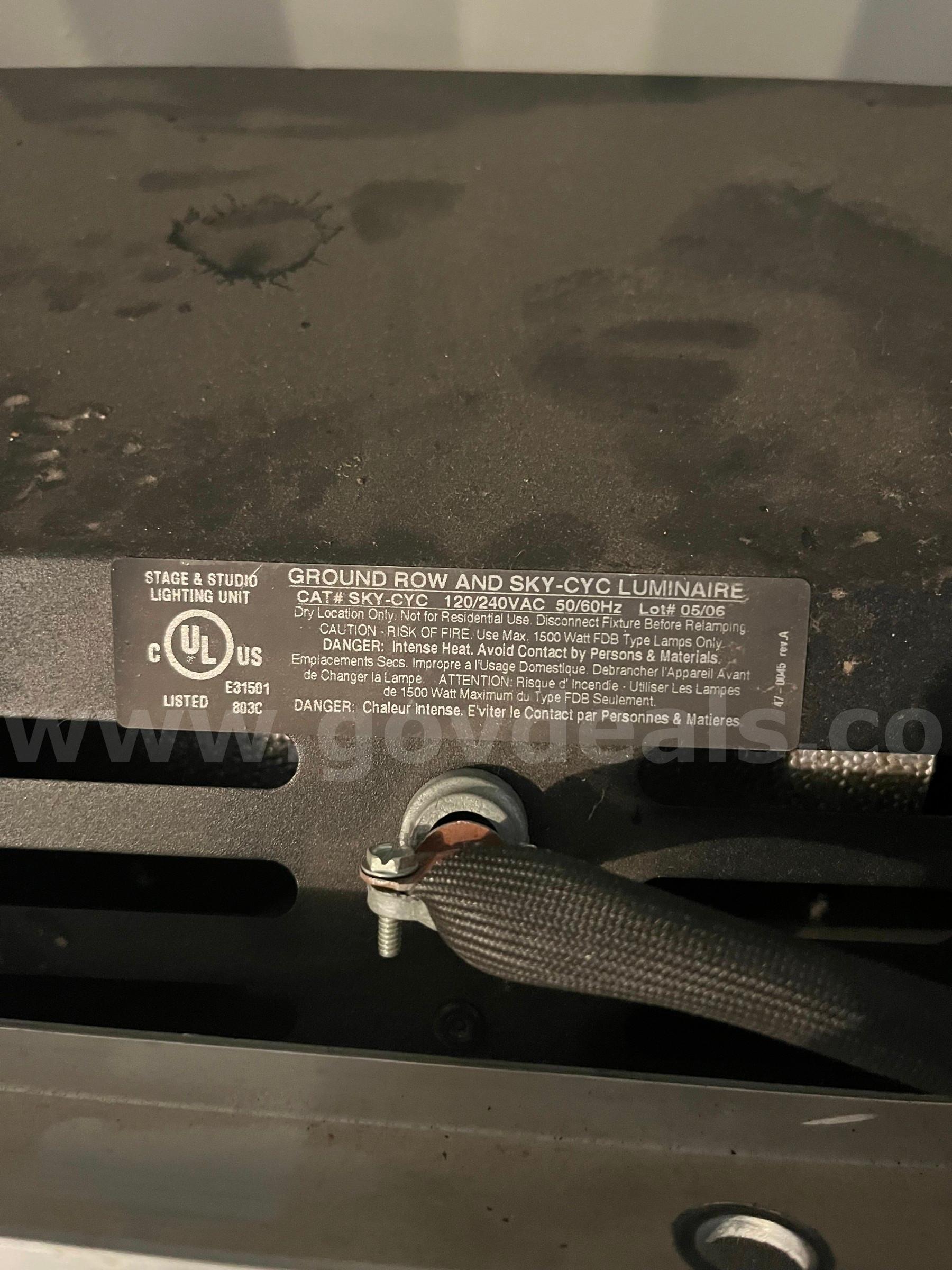 Ground Row and Sky - CYC Luminaire (Lot of 5)  14 Government Surplus Auction - Photo #3
