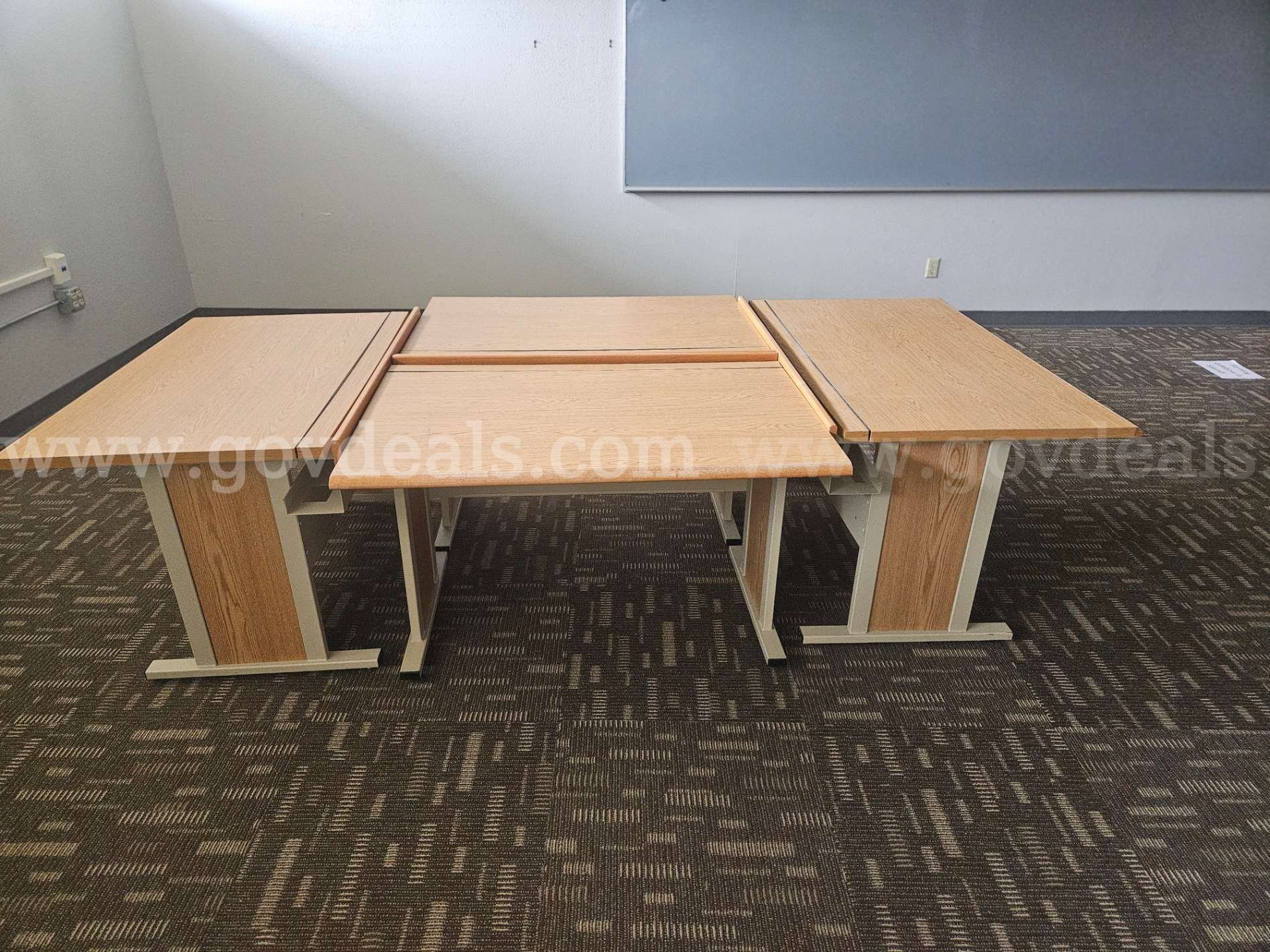 $10 each Training Tables 4 each School Surplus #3 Desk - Metal base and woo  Government Surplus Auction - Photo #4