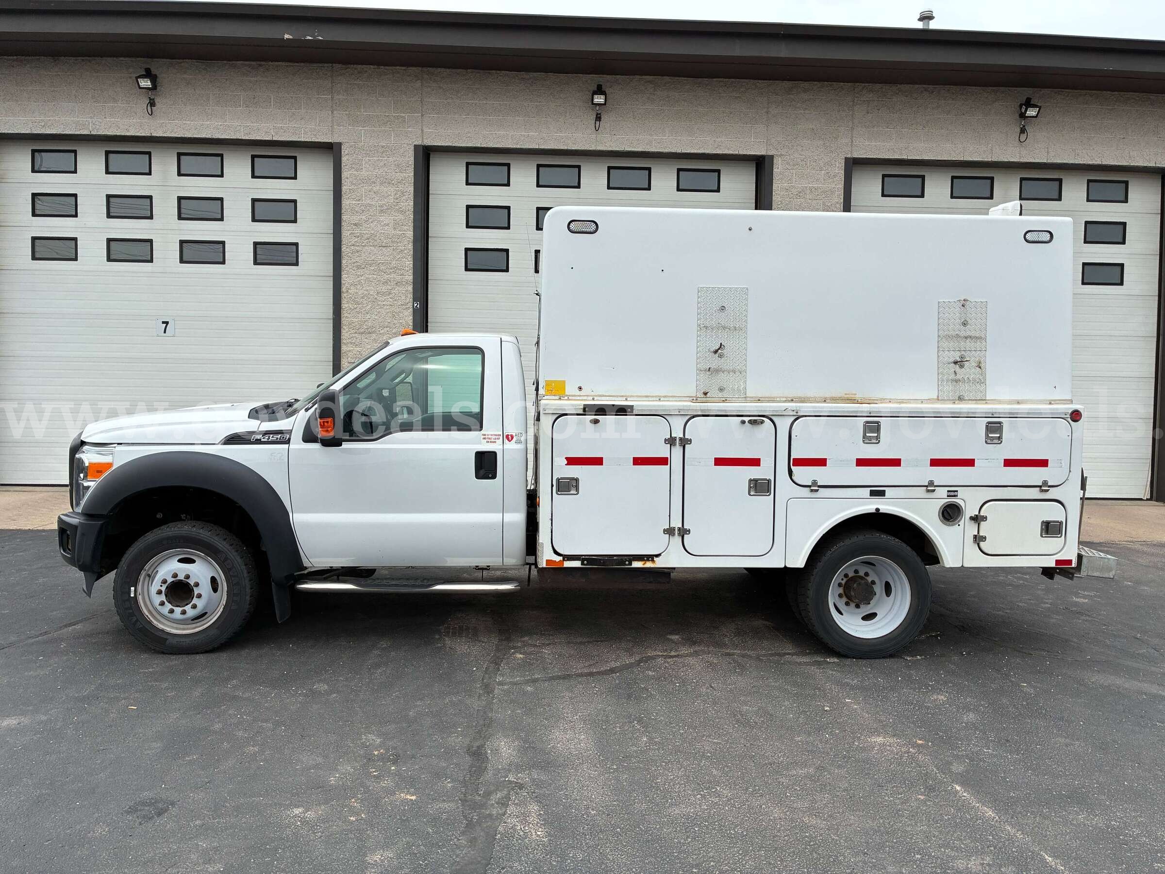 2015 Ford F-450 SD Ford F-450 Government Surplus Auction - Photo #2