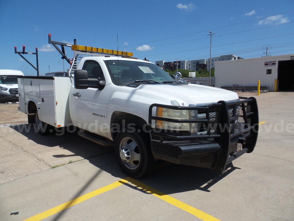 2009 Chevrolet Silverado 3500HD Chevrolet Silverado 3500HD Government Surplus Auction - Photo #2