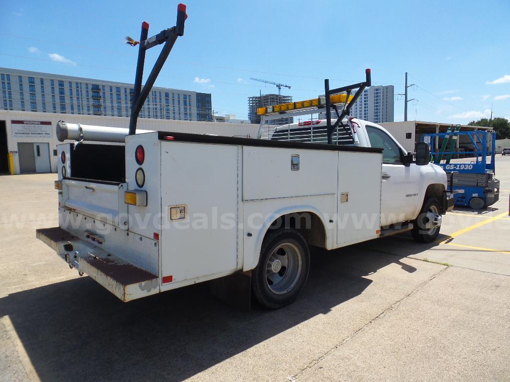 2009 Chevrolet Silverado 3500HD Chevrolet Silverado 3500HD Government Surplus Auction - Photo #3