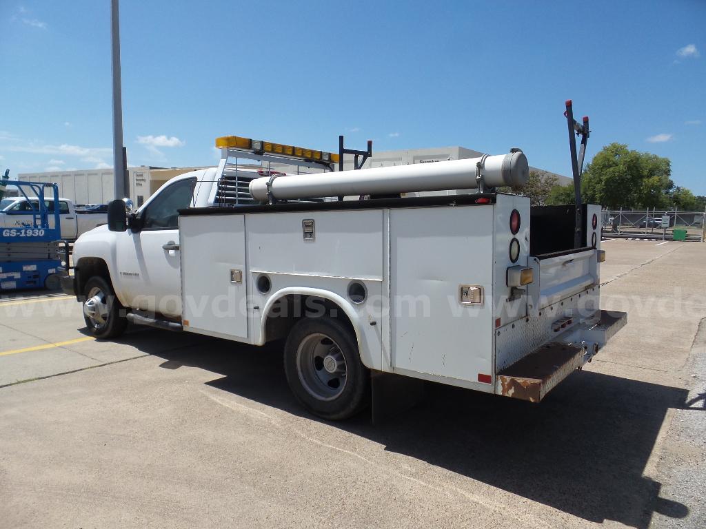 2009 Chevrolet Silverado 3500HD Chevrolet Silverado 3500HD Government Surplus Auction - Photo #4