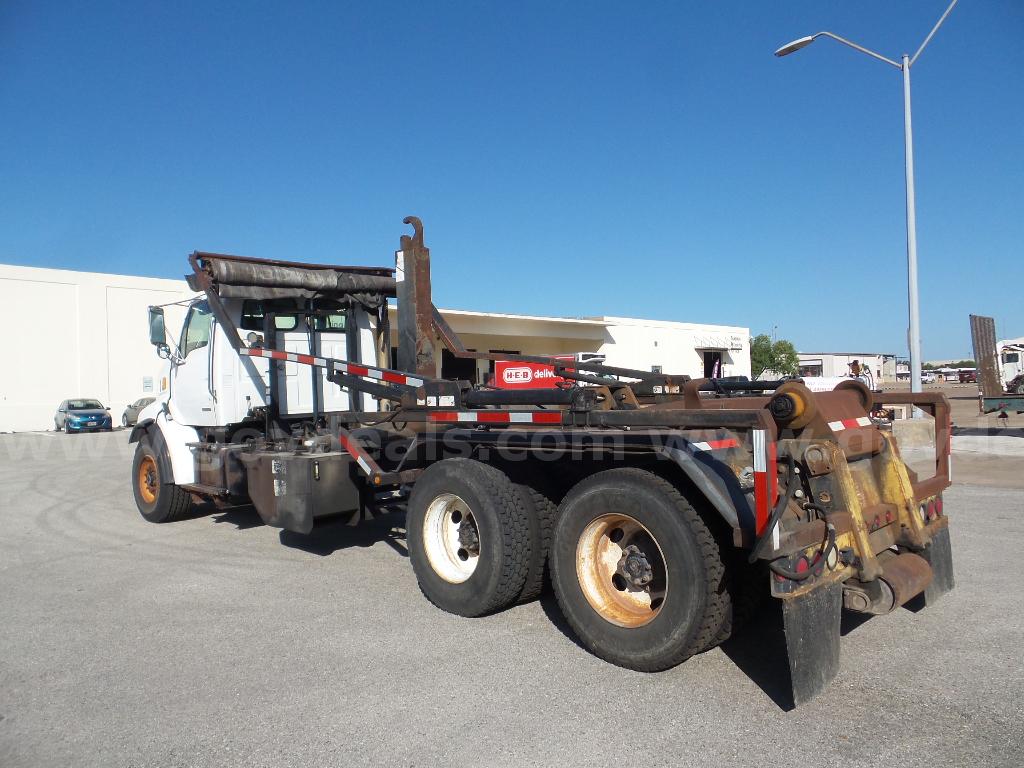 2002 Sterling LT9500 Sterling LT9500 Government Surplus Auction - Photo #4