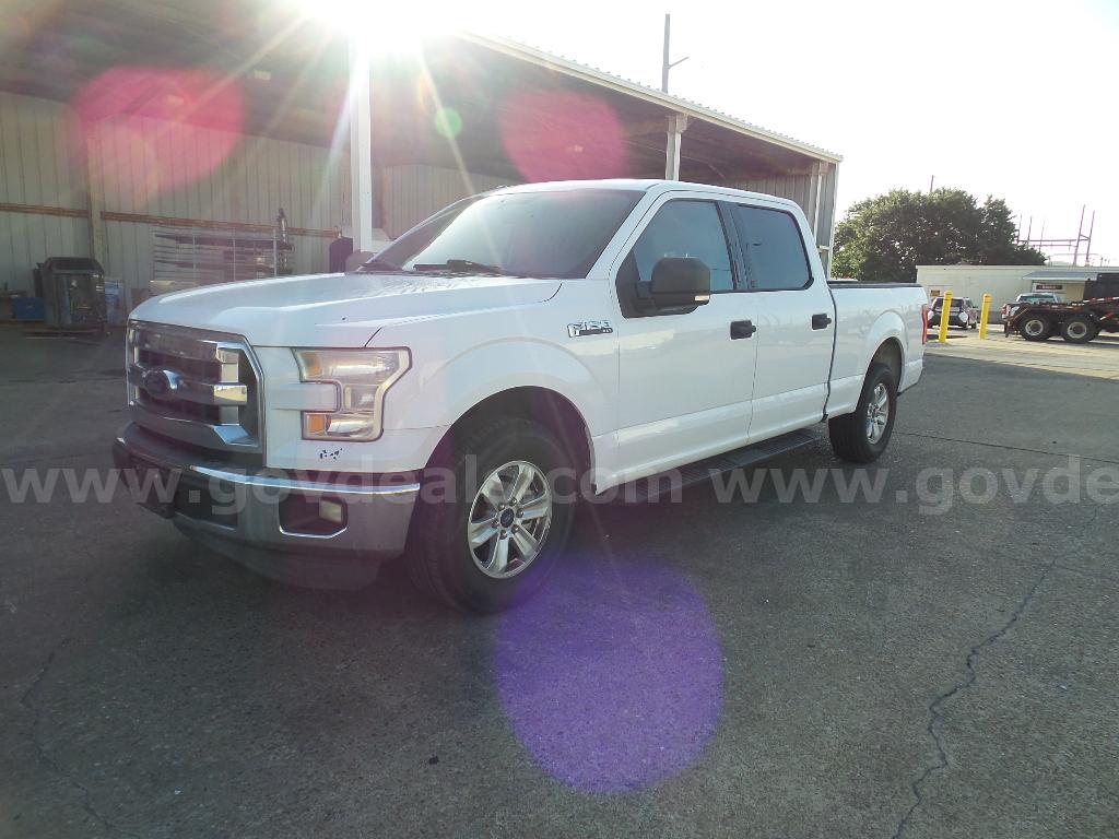 2015 Ford F-150 XLT SuperCrew 5.5-ft. Bed 2WD Ford F-150 Government Surplus Auction - Primary Photo