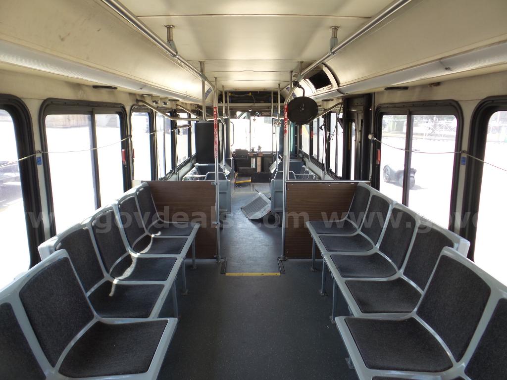 Gillig Refurbis Gillig G27D102N4 Government Surplus Auction - Photo #6
