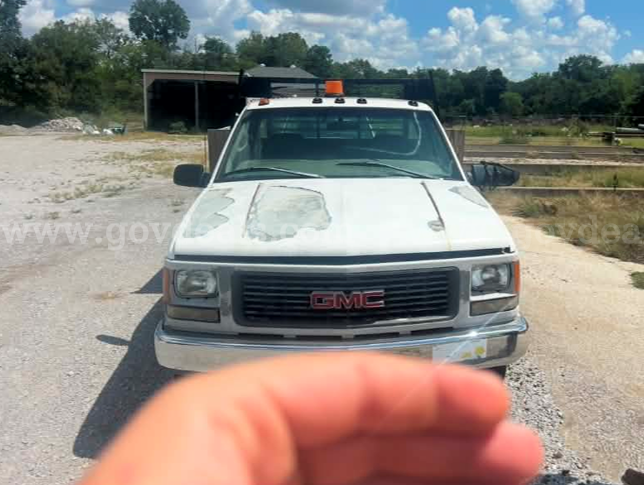 1999 GMC Sierra Classic 3500 GMC Sierra Government Surplus Auction - Photo #2