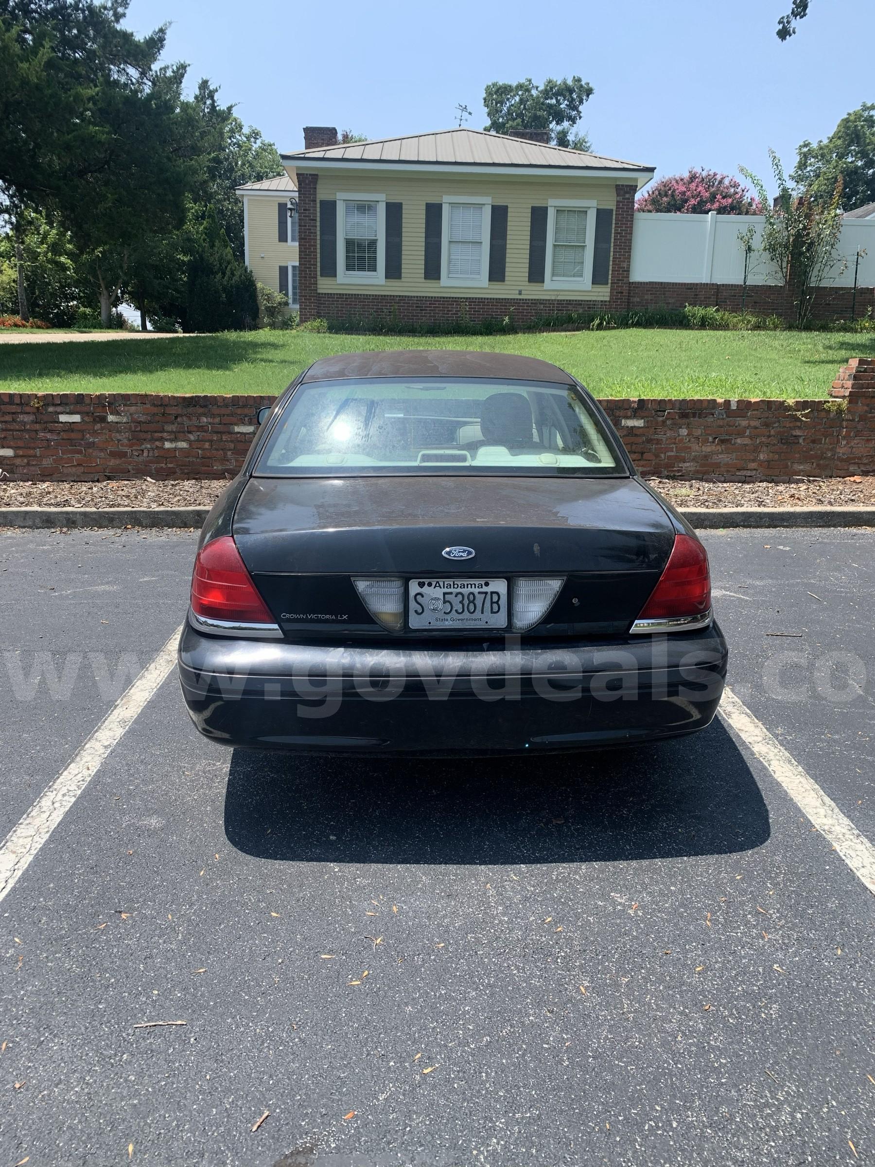 2006 Ford Crown Victoria LX Ford Crown Victoria Government Surplus Auction - Photo #4