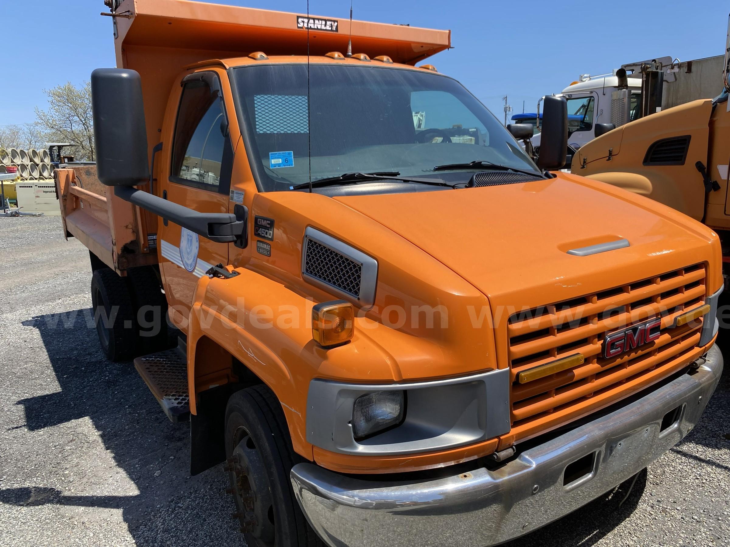 2003 GMC C4C042 GMC C4C042 Government Surplus Auction - Photo #2