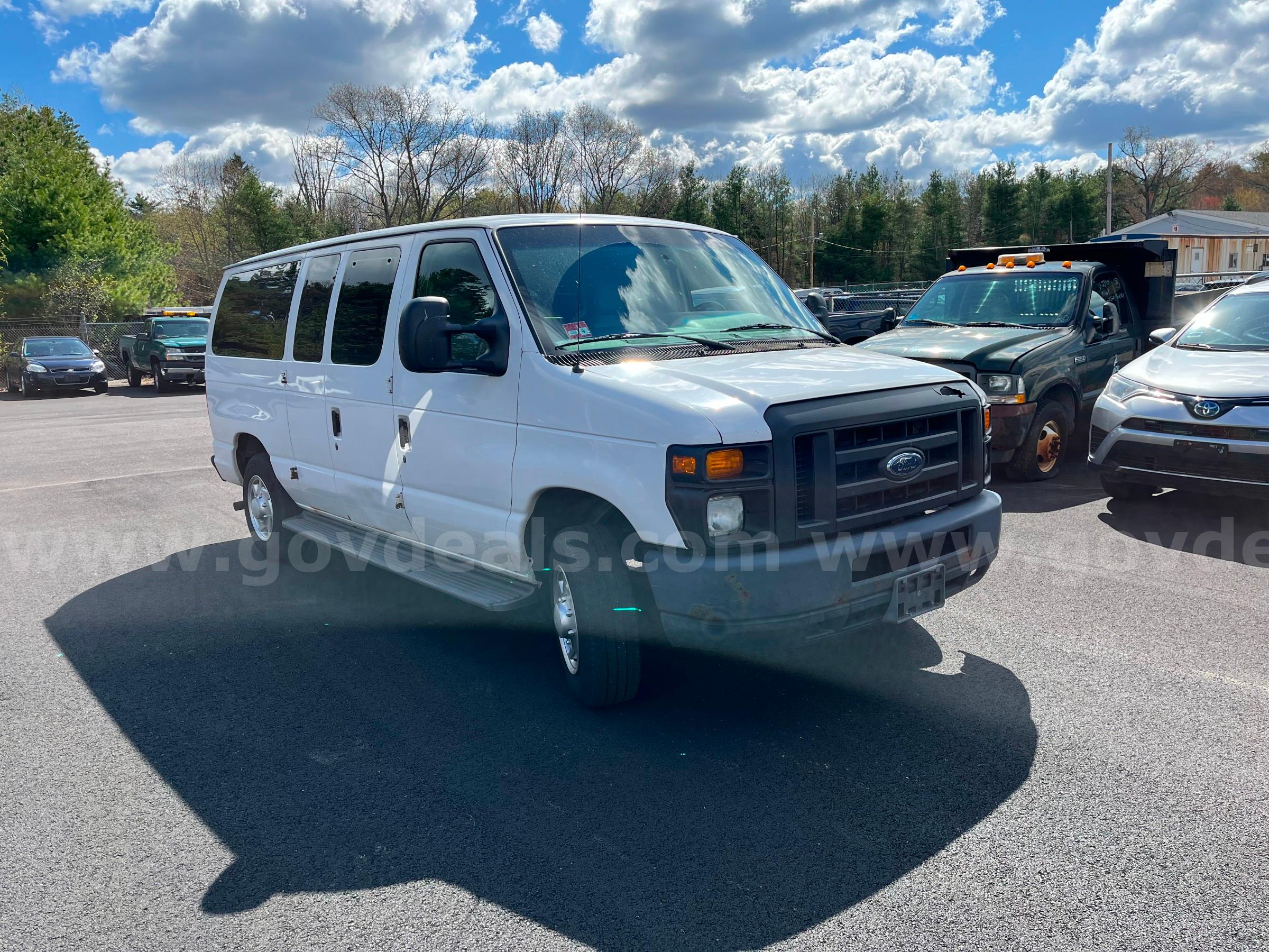 2013 Ford Econoline Ford Econoline Government Surplus Auction - Photo #2