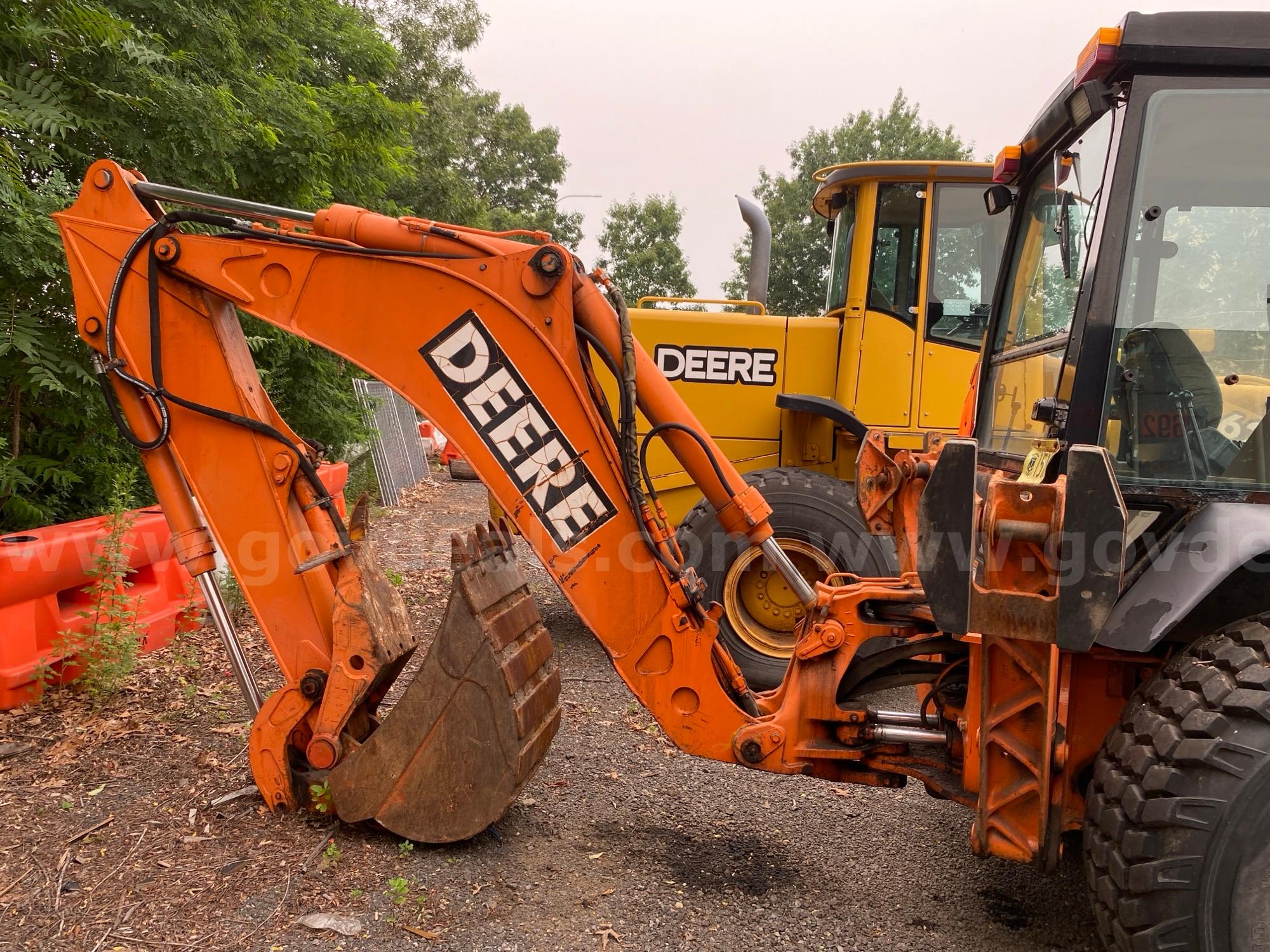 1998 John Deere backhoe loader 410E John Deere 410E Government Surplus Auction - Photo #3
