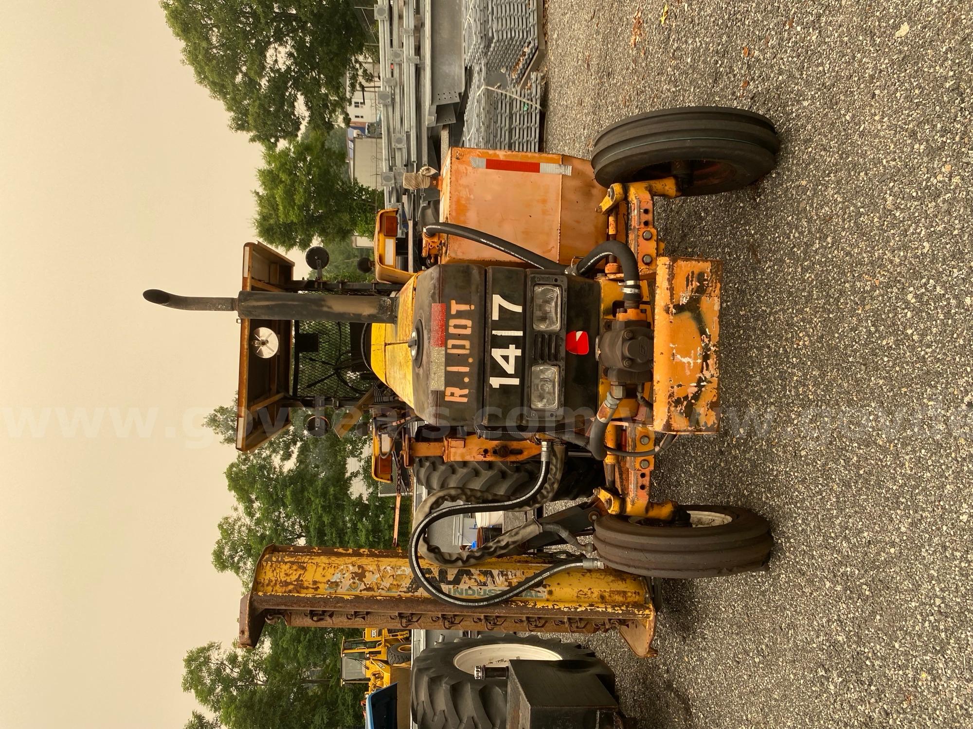 1997 New Holland tractor 5640 New Holland 5640 Government Surplus Auction - Photo #2