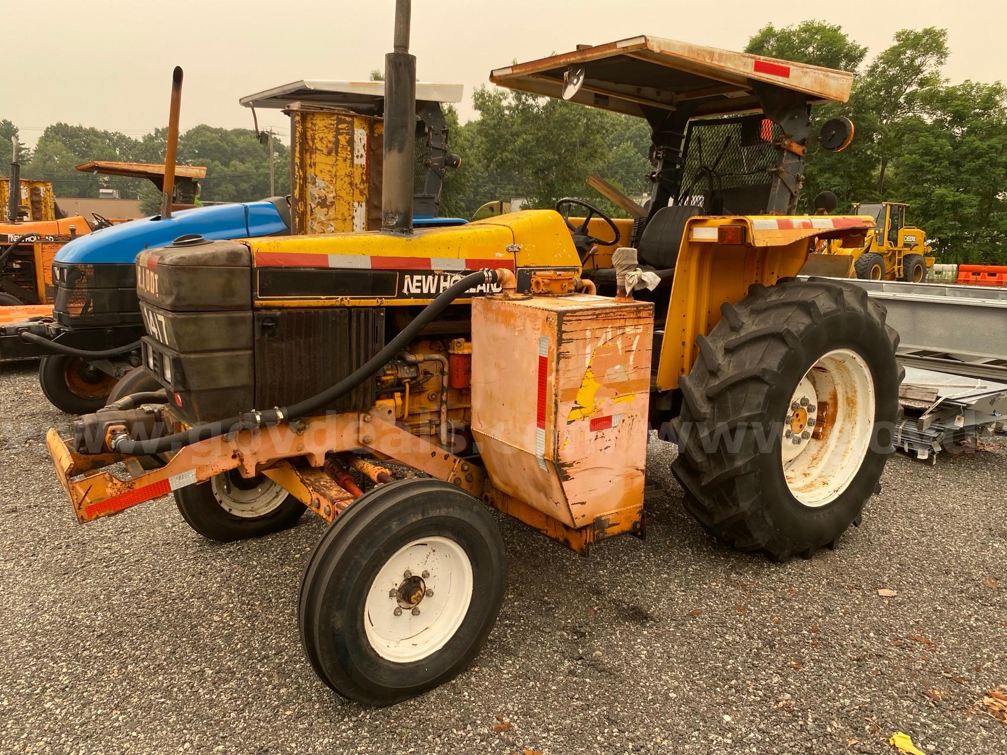 1997 New Holland tractor 5640 New Holland 5640 Government Surplus Auction - Photo #3