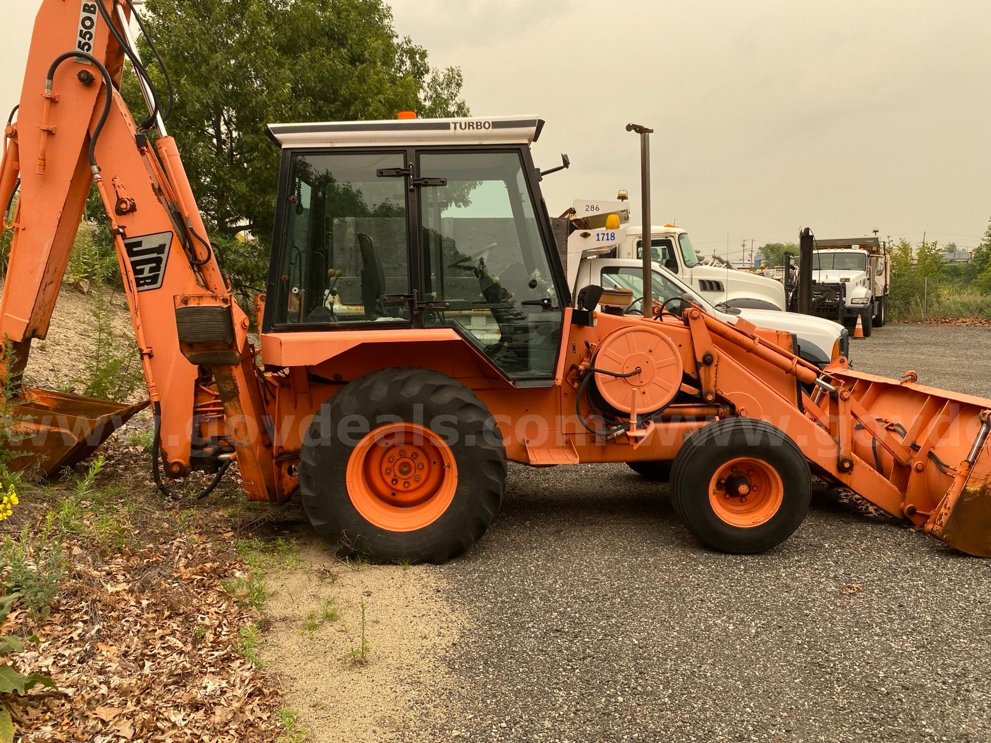 1987 JCB loader backhoe tractor JCB  Government Surplus Auction - Photo #3