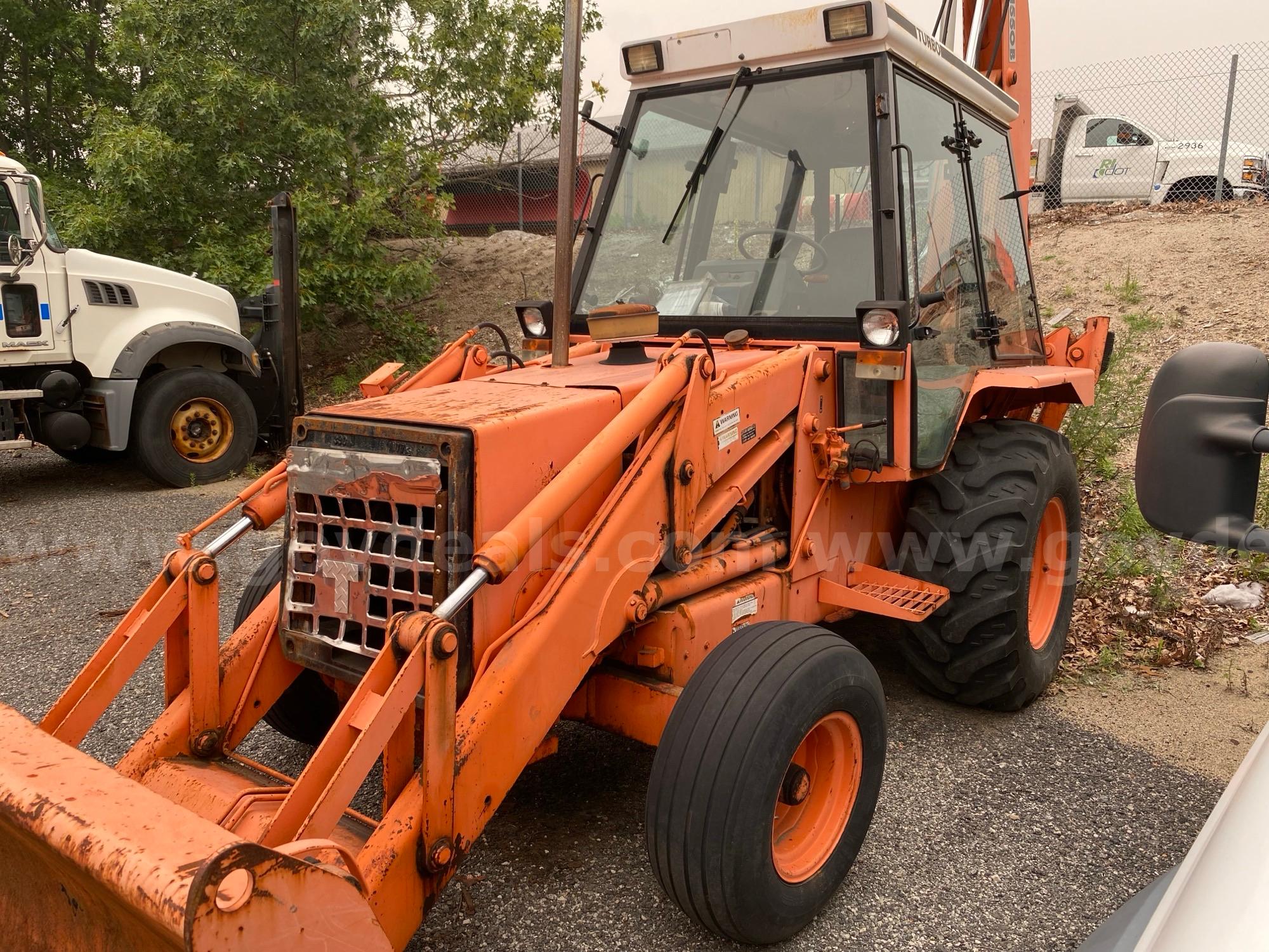1987 JCB loader backhoe tractor JCB  Government Surplus Auction - Photo #6
