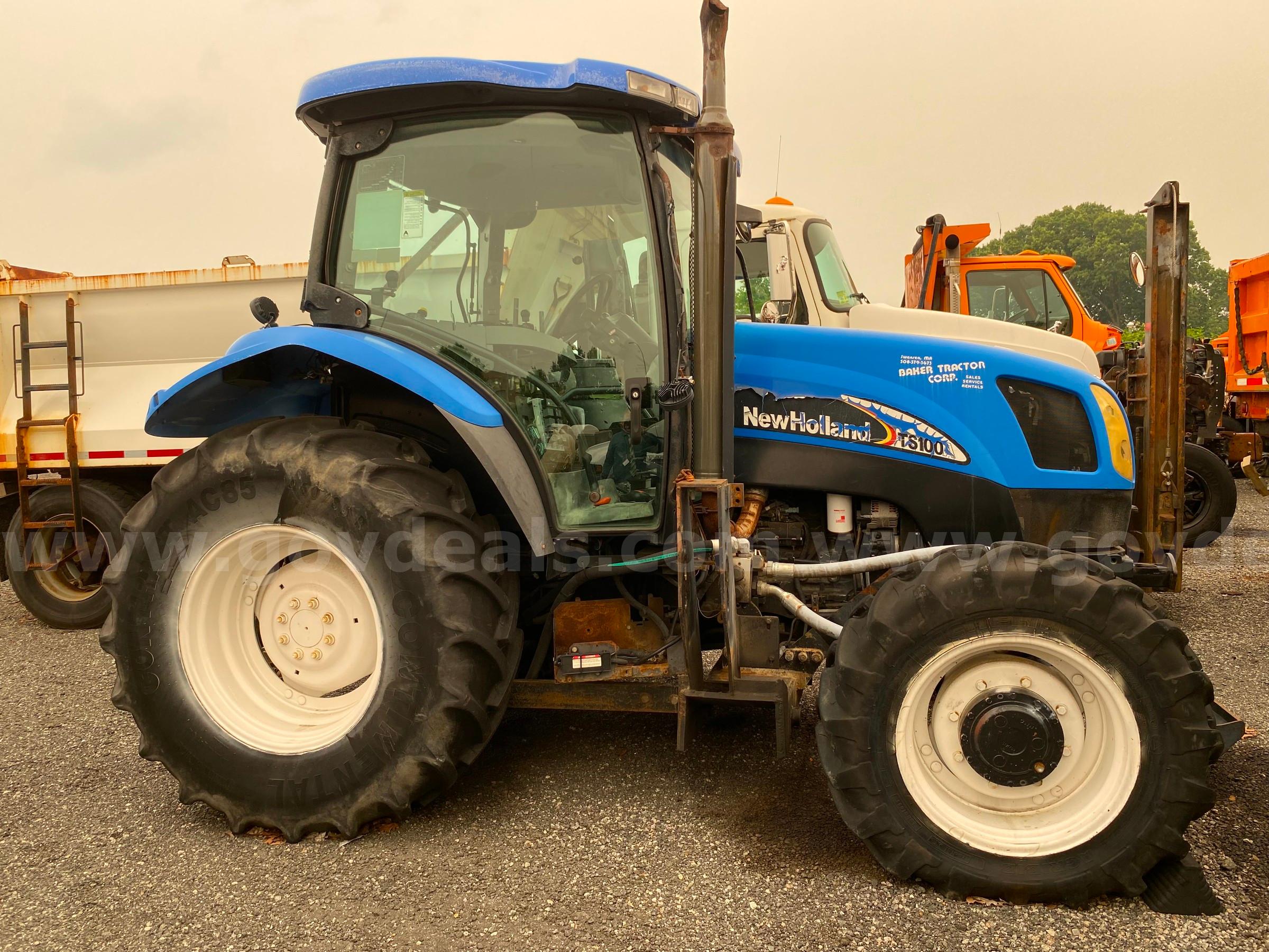 2004 New Holland TS100A tractor