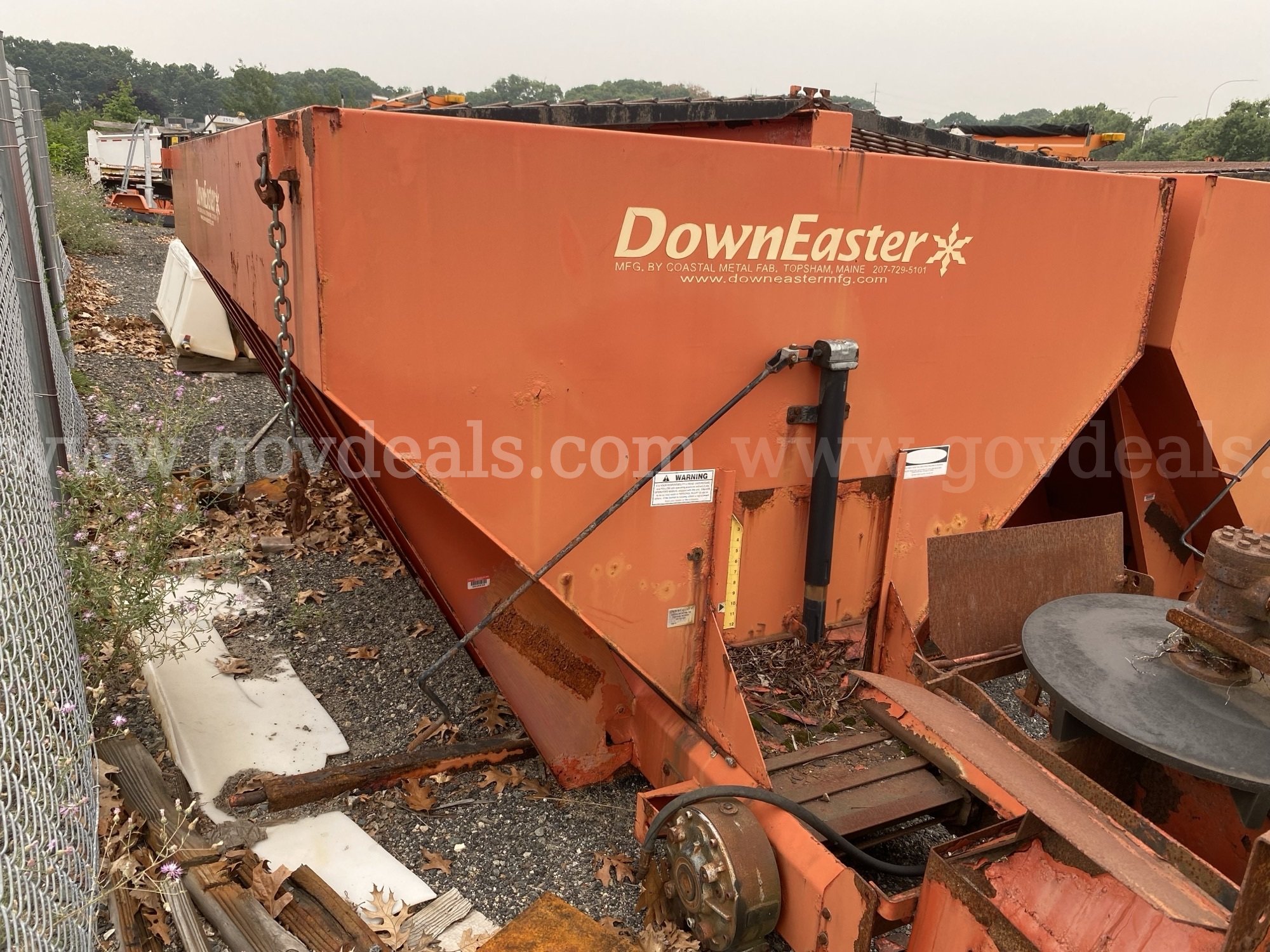 Down Easter sander 11 yard 14 feet long Down Easter  Government Surplus Auction - Photo #2