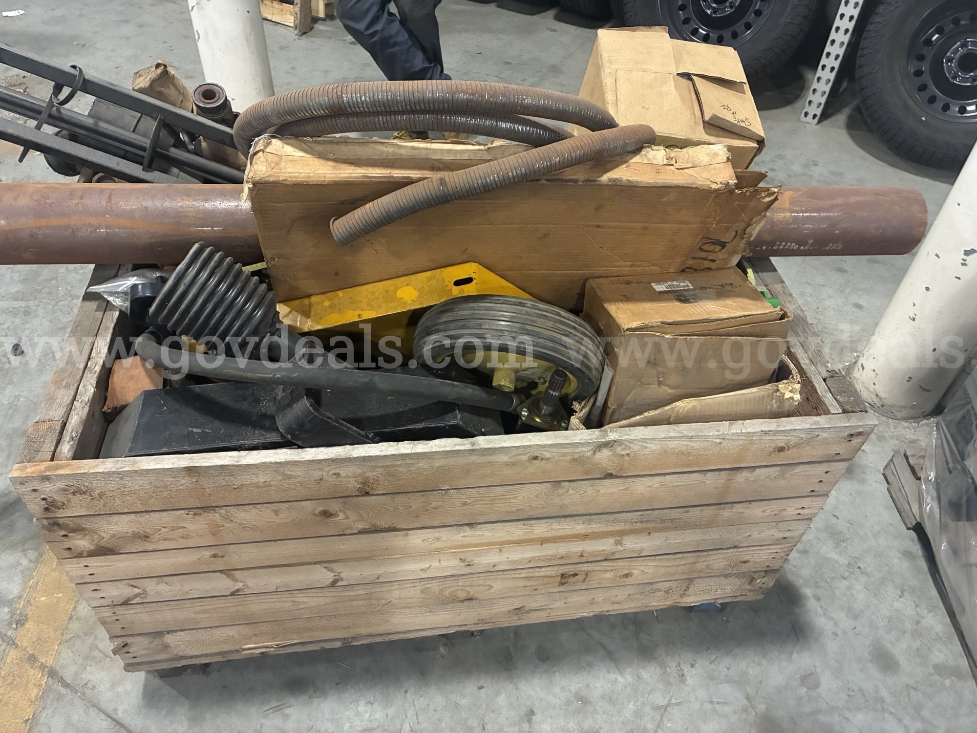 Pallet of misc. new old stock tractor parts   Government Surplus Auction - Photo #3