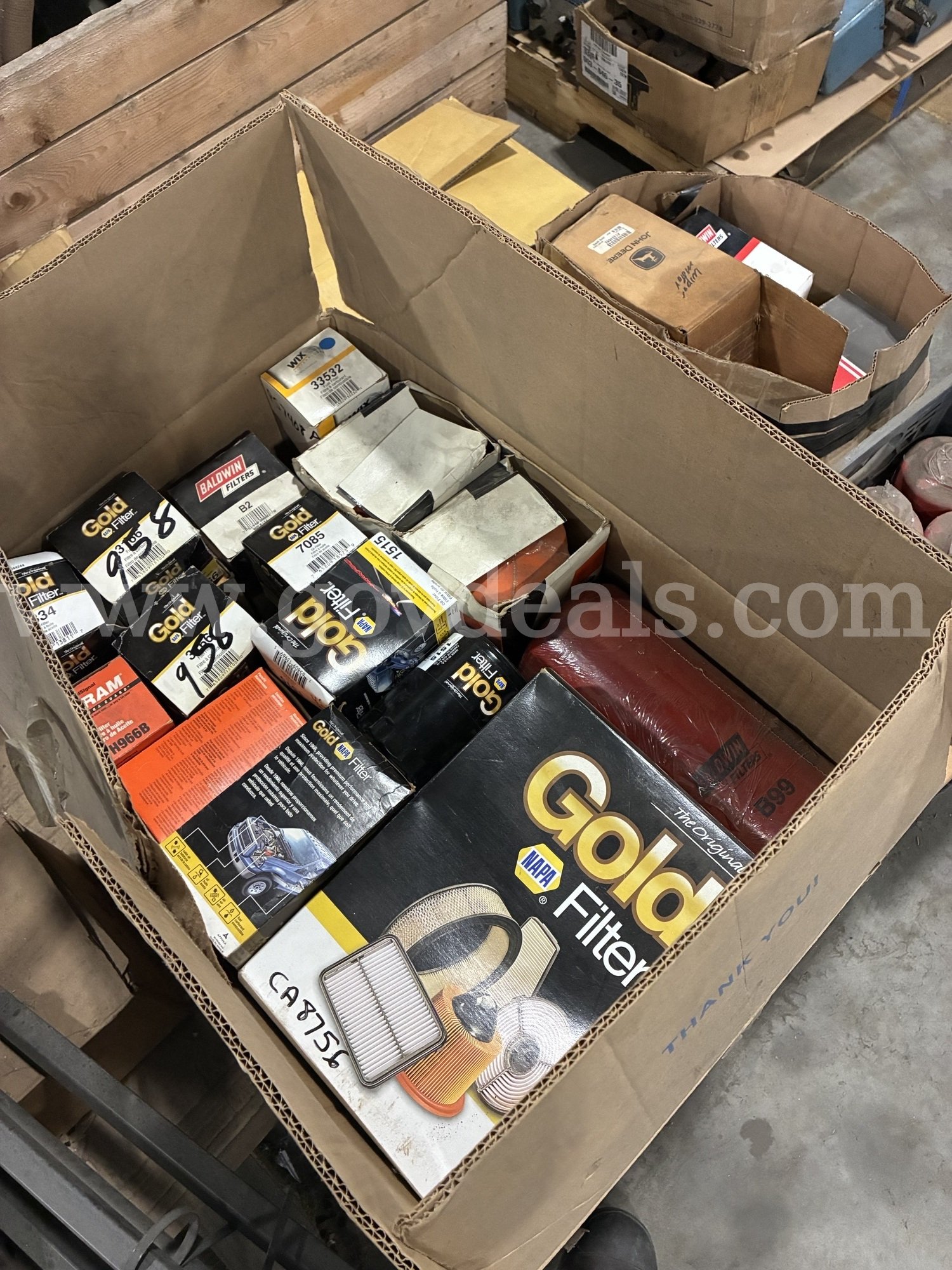Pallet of misc. autmotive air, oil, and fuel filters   Government Surplus Auction - Photo #3