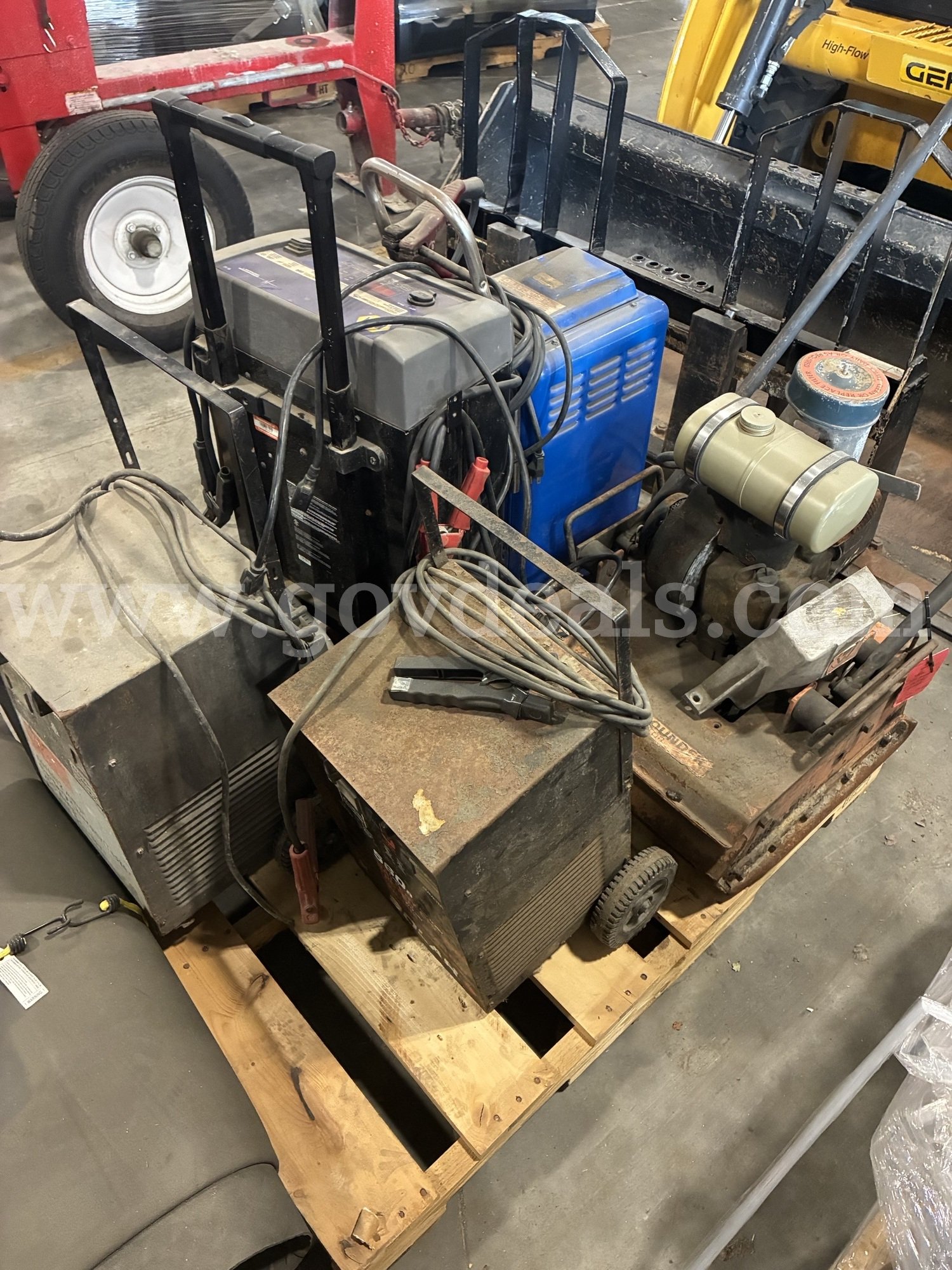 Pallet of battery chargers   Government Surplus Auction - Photo #2