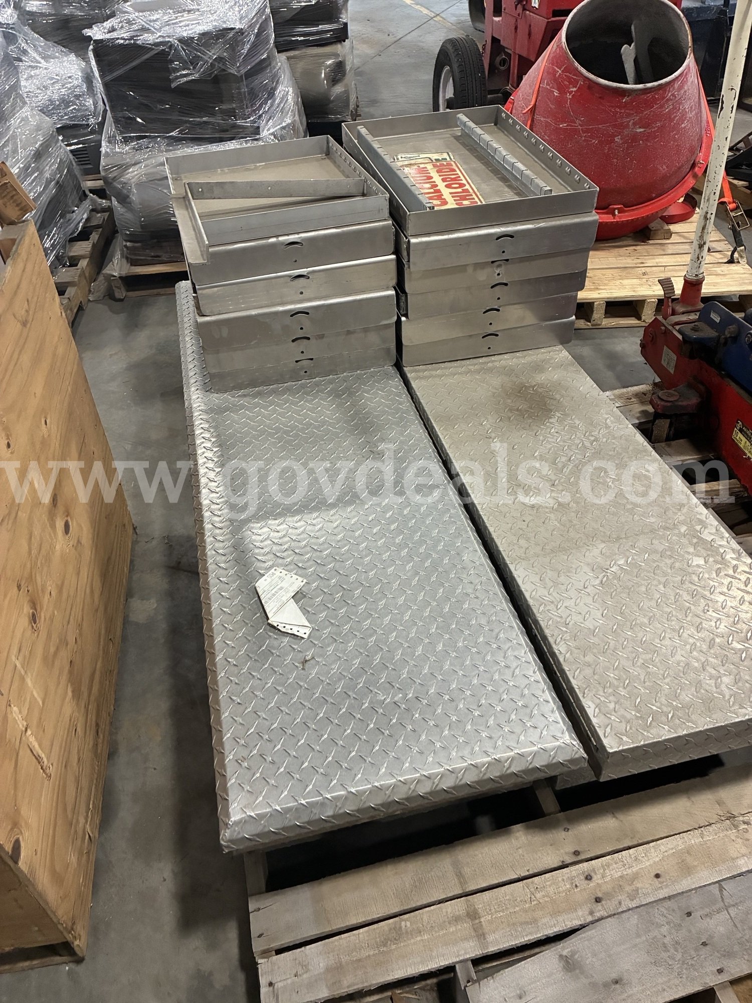 Pallet of truck tool boxes   Government Surplus Auction - Photo #2