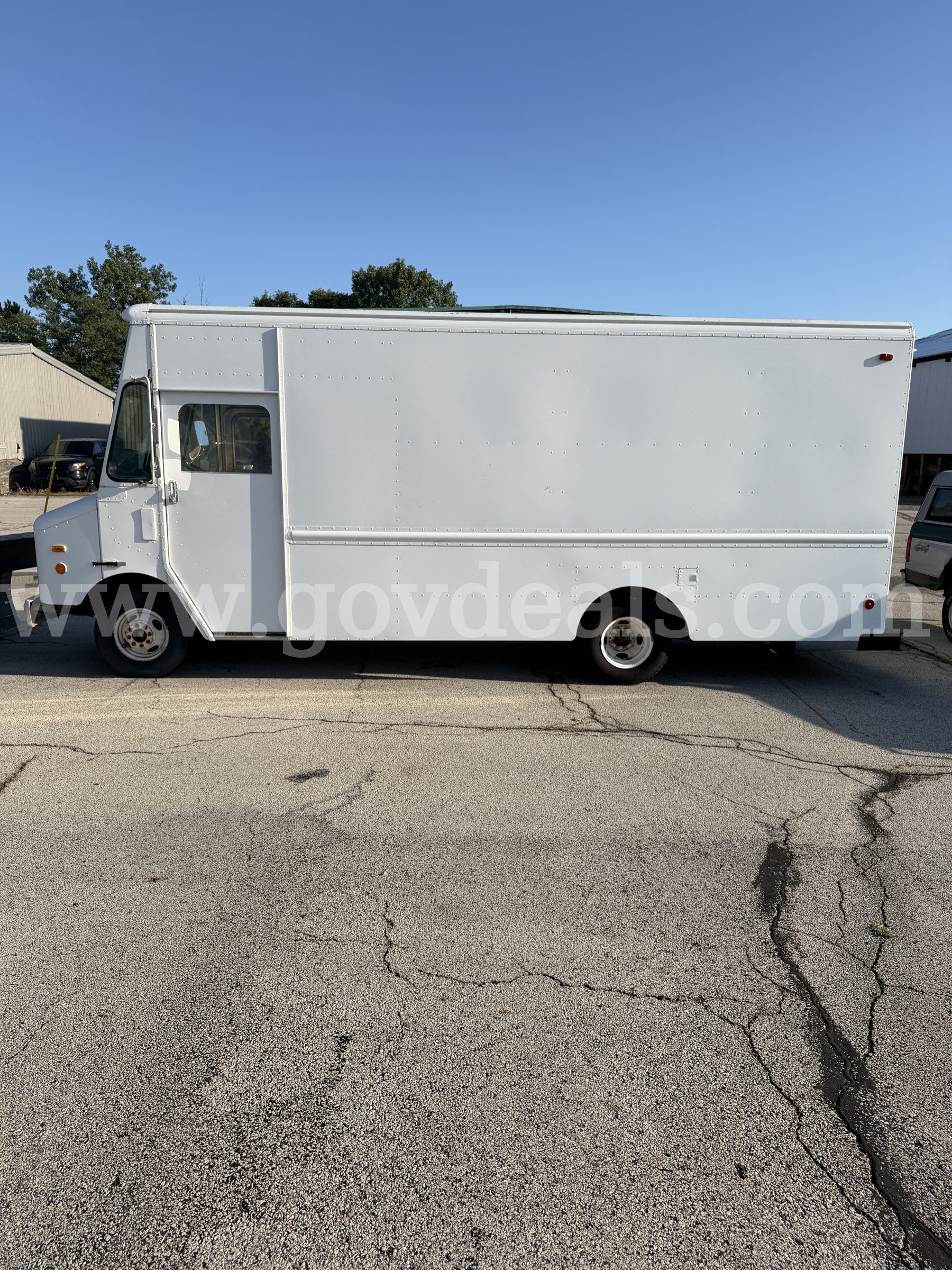1996 Chevrolet P30 Chevrolet P30 Government Surplus Auction - Primary Photo