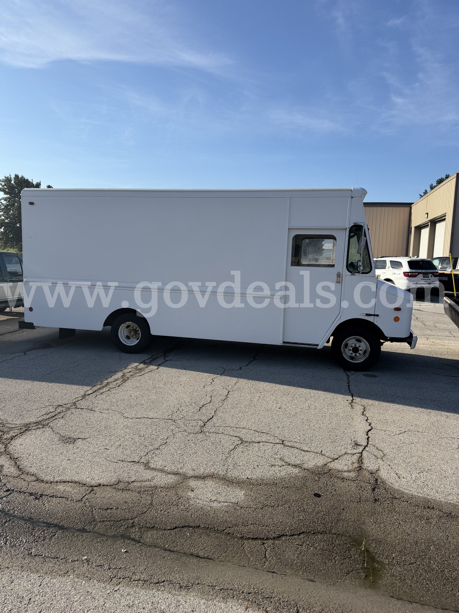 1996 Chevrolet P30 Chevrolet P30 Government Surplus Auction - Photo #2