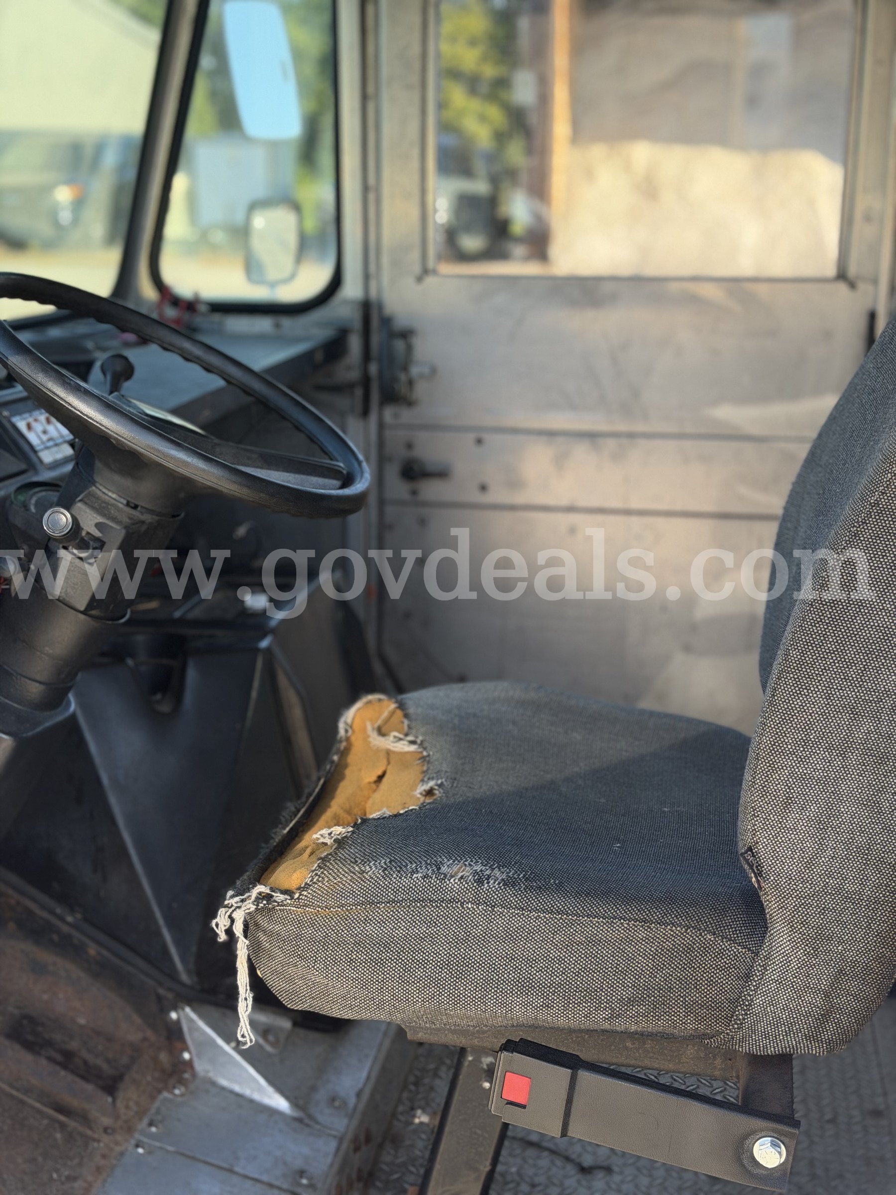 1996 Chevrolet P30 Chevrolet P30 Government Surplus Auction - Photo #5