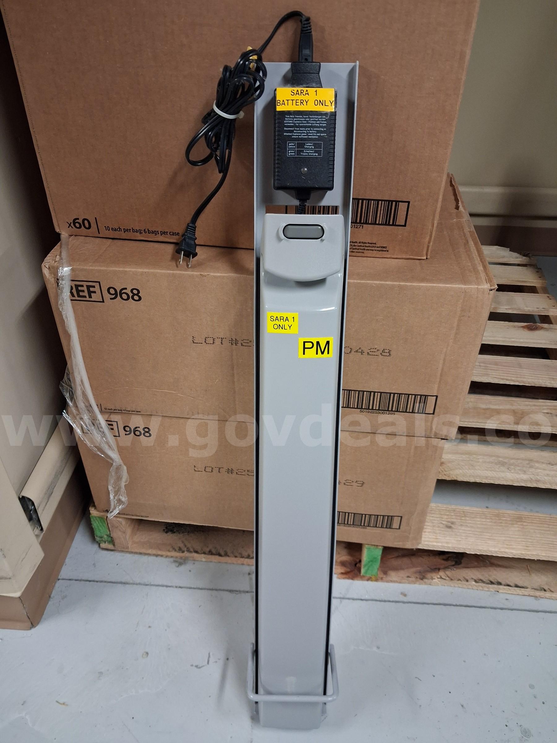 Arjo Sara Plus Lift - Operational Arjo Huntleigh HEP0001-US Government Surplus Auction - Photo #5