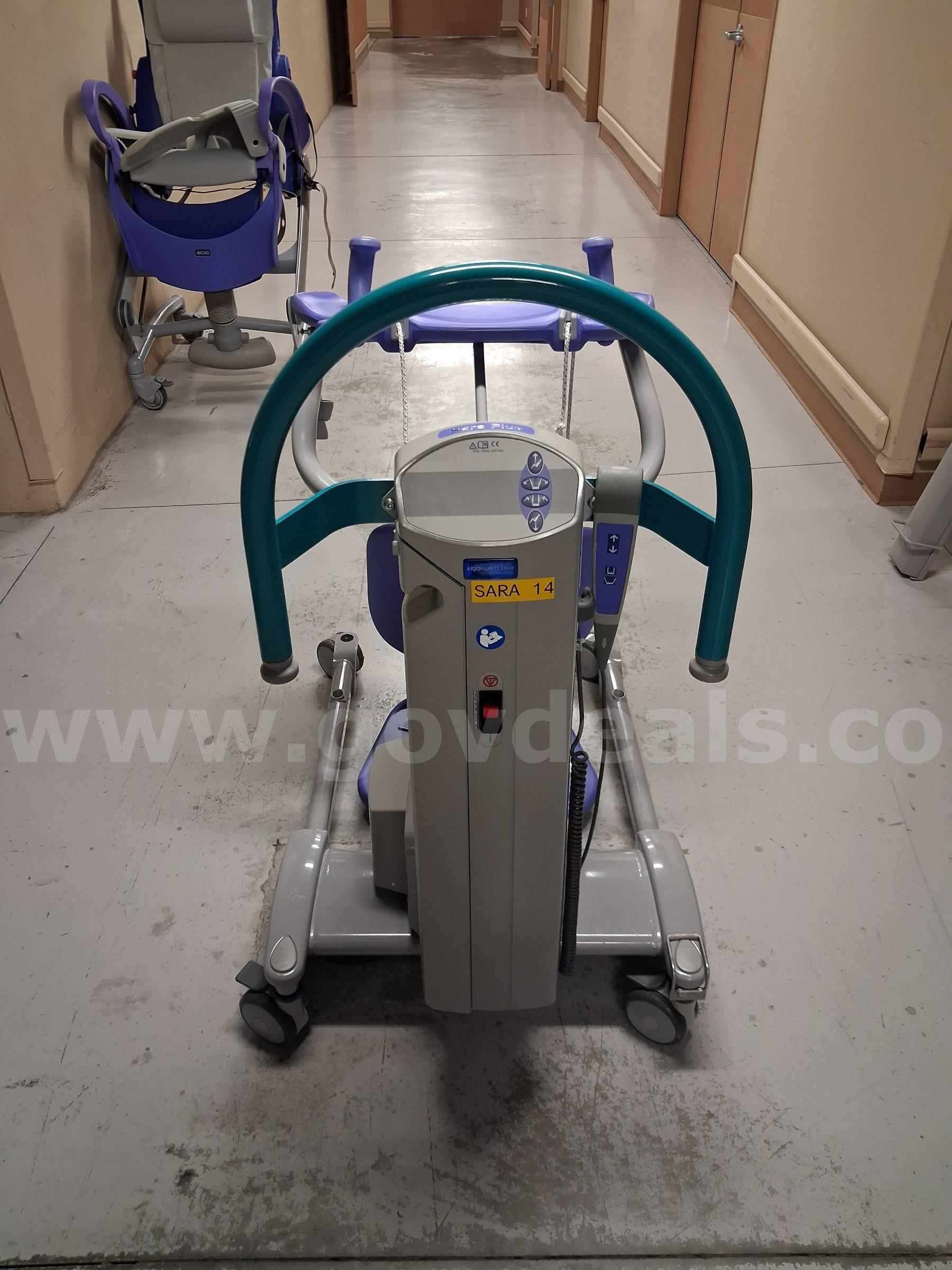 Arjo Sara Plus Lift - Operational Arjo Huntleigh HEP0001-US Government Surplus Auction - Photo #4