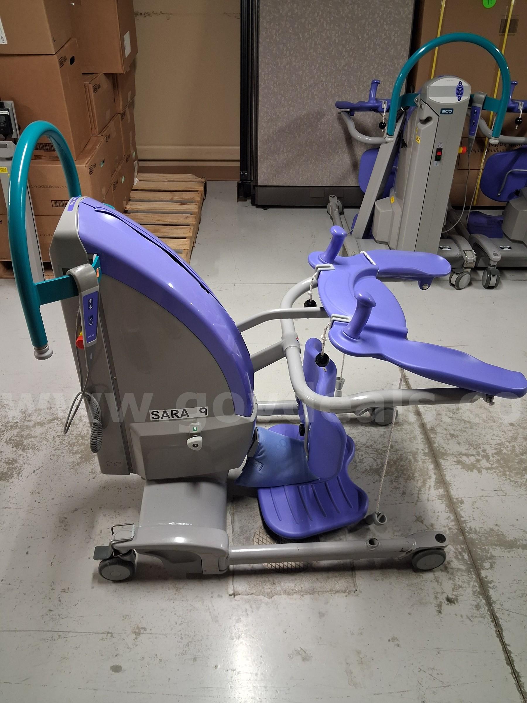 Arjo Sara Plus Lift - Operational Arjo Huntleigh HEP0001-US Government Surplus Auction - Photo #3