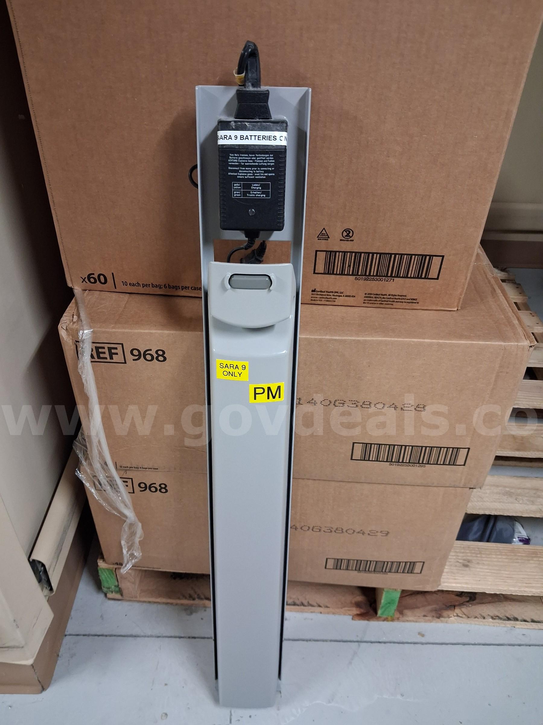 Arjo Sara Plus Lift - Operational Arjo Huntleigh HEP0001-US Government Surplus Auction - Photo #6