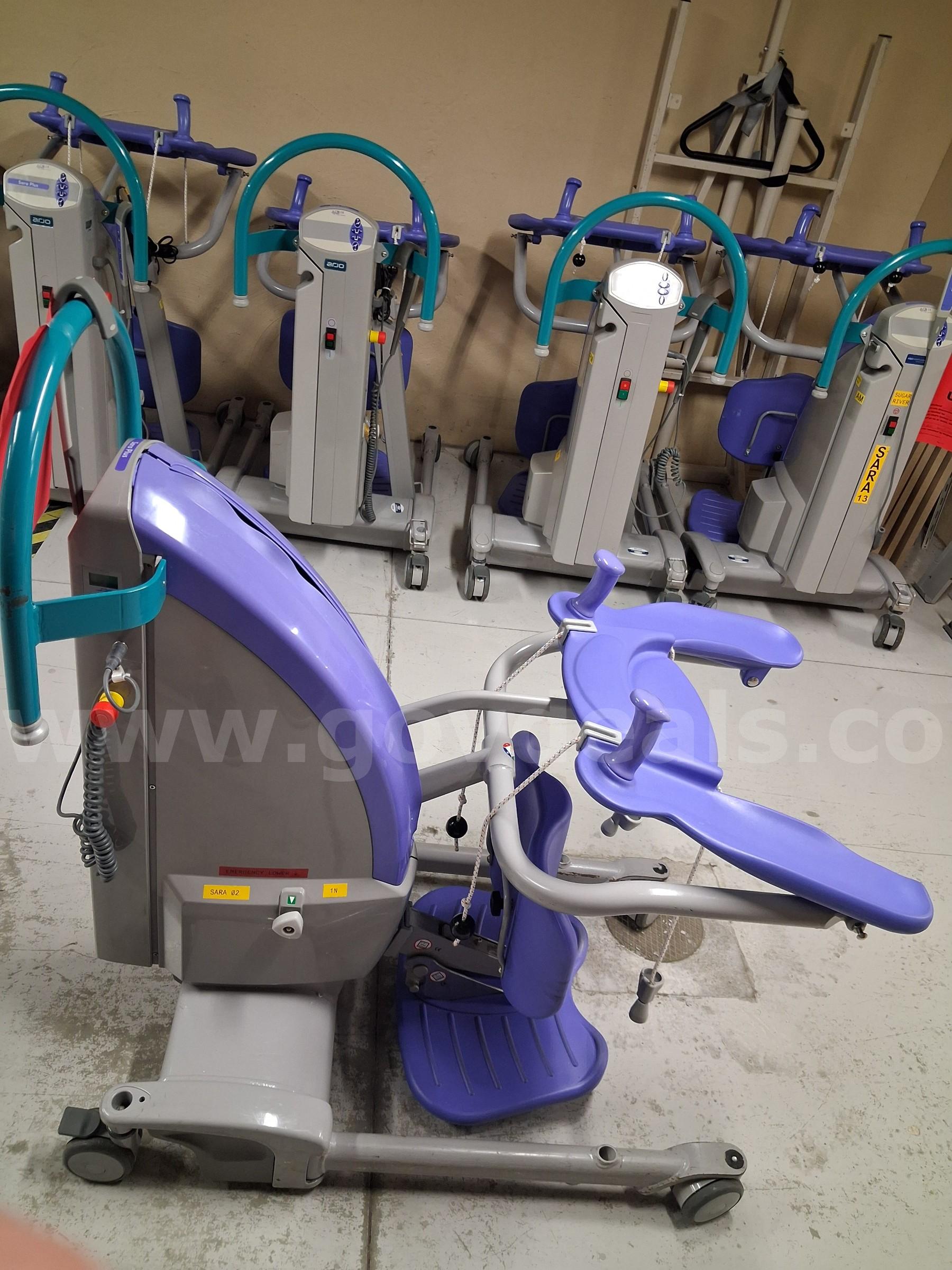 Arjo Sara Plus Lift -  Non - Operational Arjo Huntleigh HEP0001-US Government Surplus Auction - Photo #3