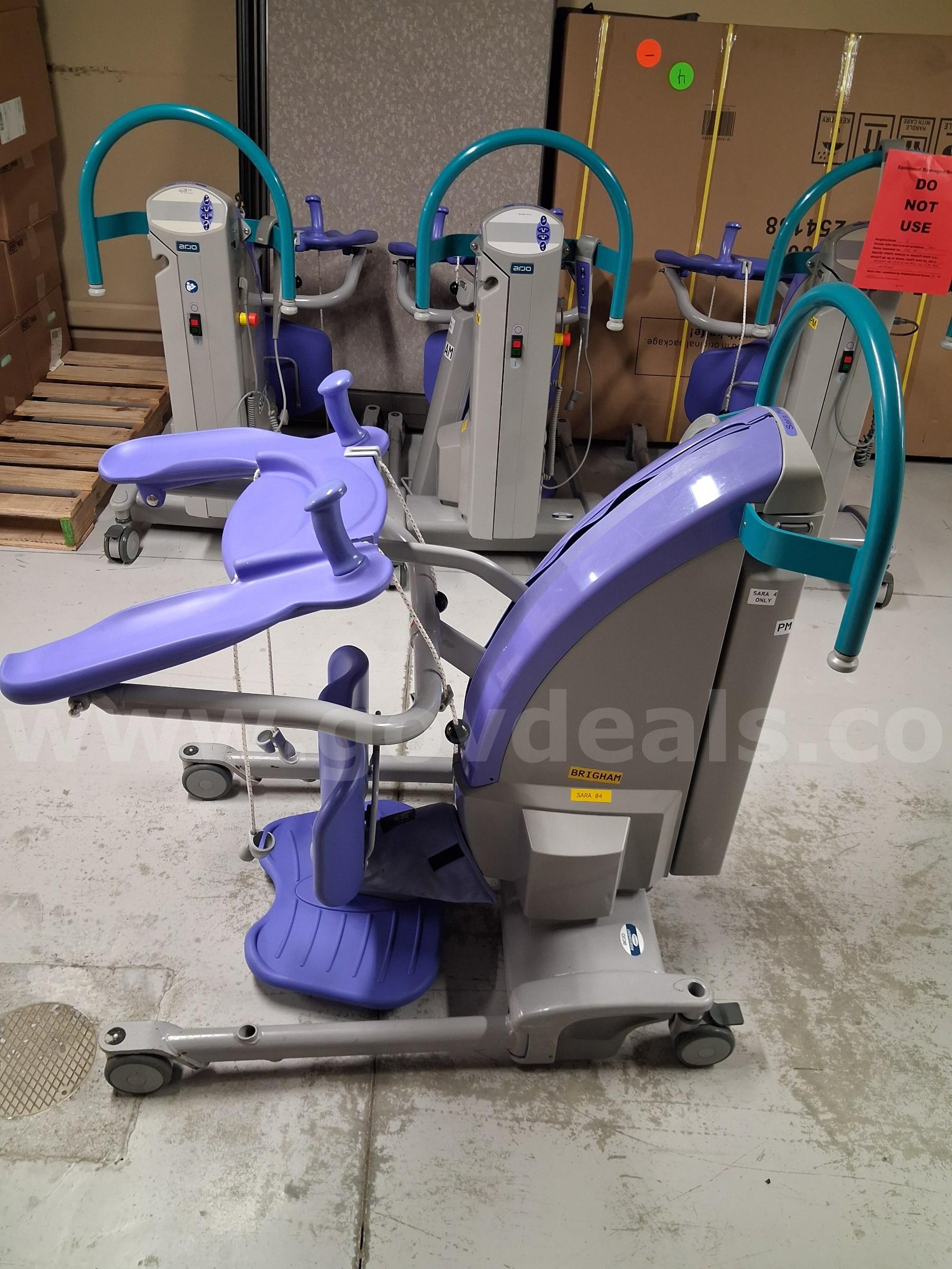 Arjo Sara Plus Lift - Operational Arjo Huntleigh HEP0001-US Government Surplus Auction - Photo #2