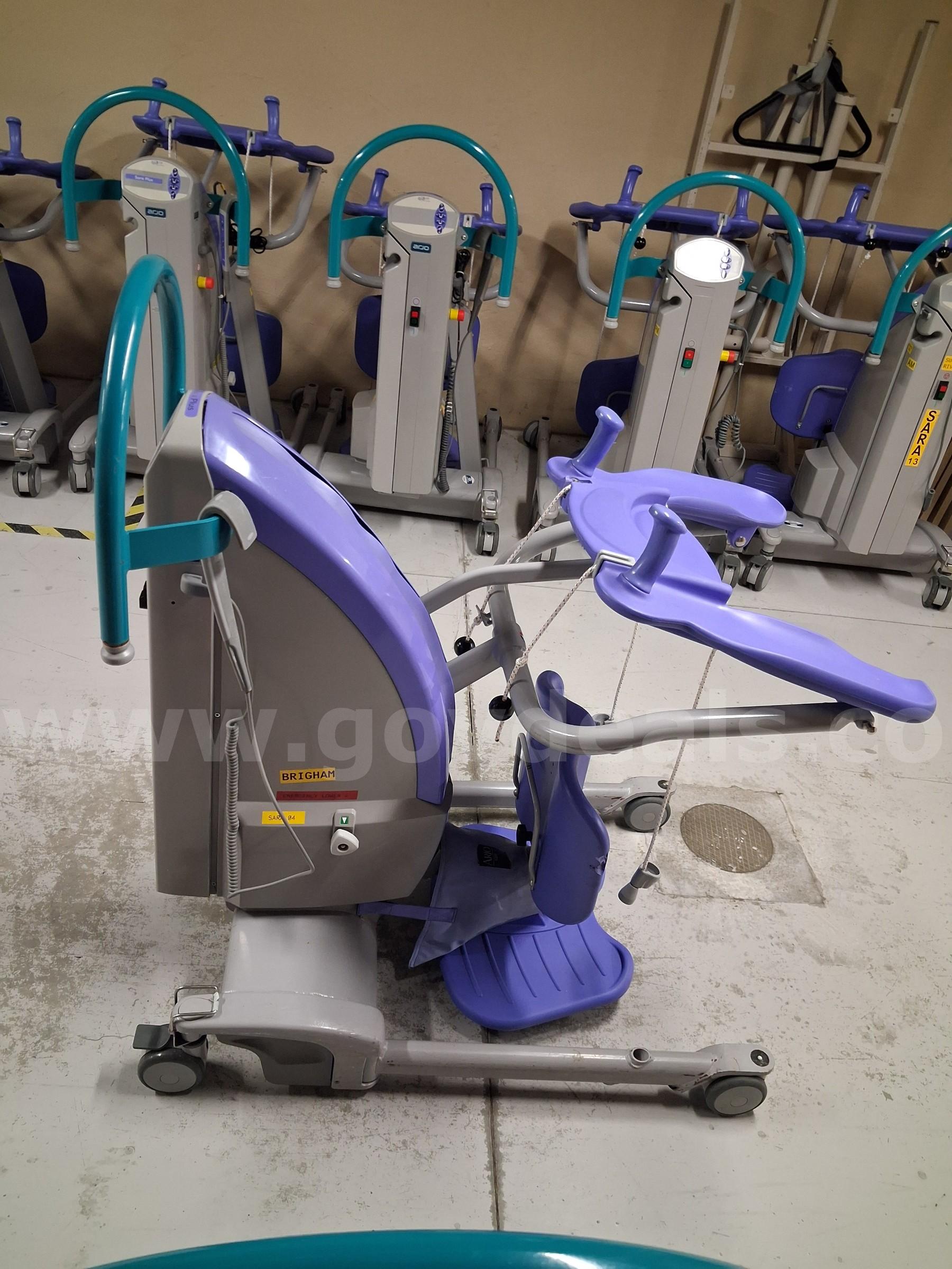 Arjo Sara Plus Lift - Operational Arjo Huntleigh HEP0001-US Government Surplus Auction - Photo #3