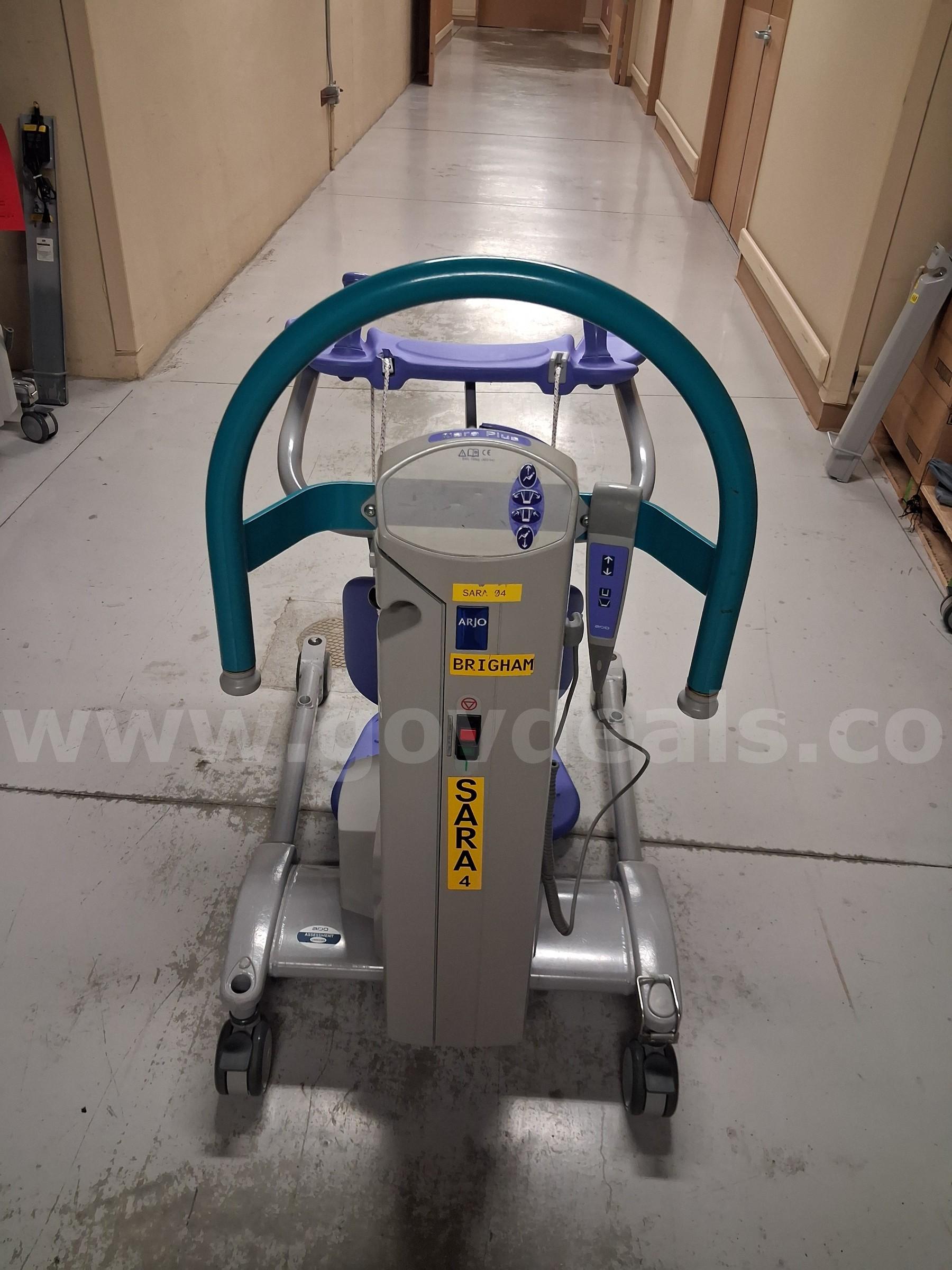 Arjo Sara Plus Lift - Operational Arjo Huntleigh HEP0001-US Government Surplus Auction - Photo #4