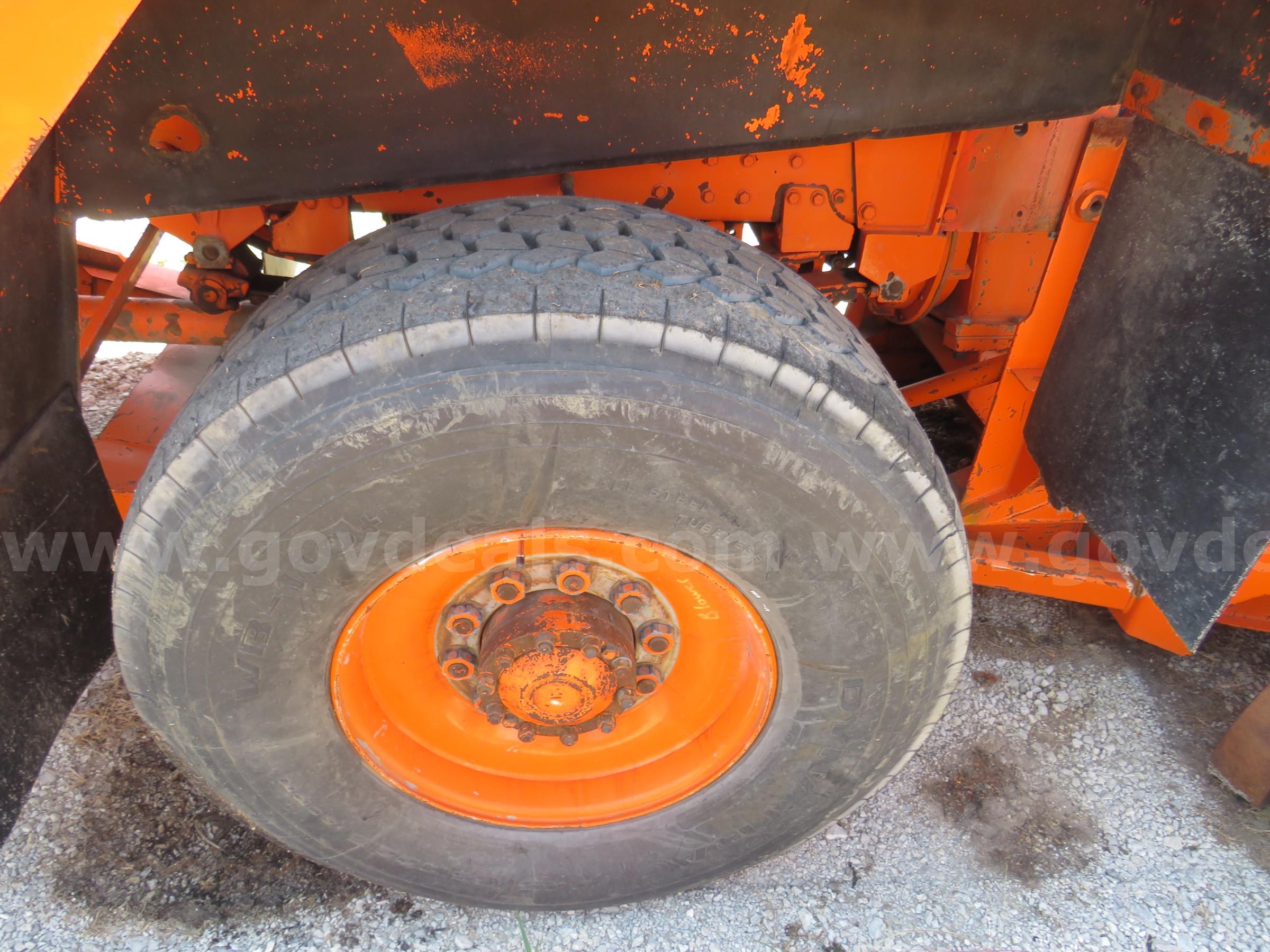 1985 Oshkosh H Oshkosh H Government Surplus Auction - Photo #5