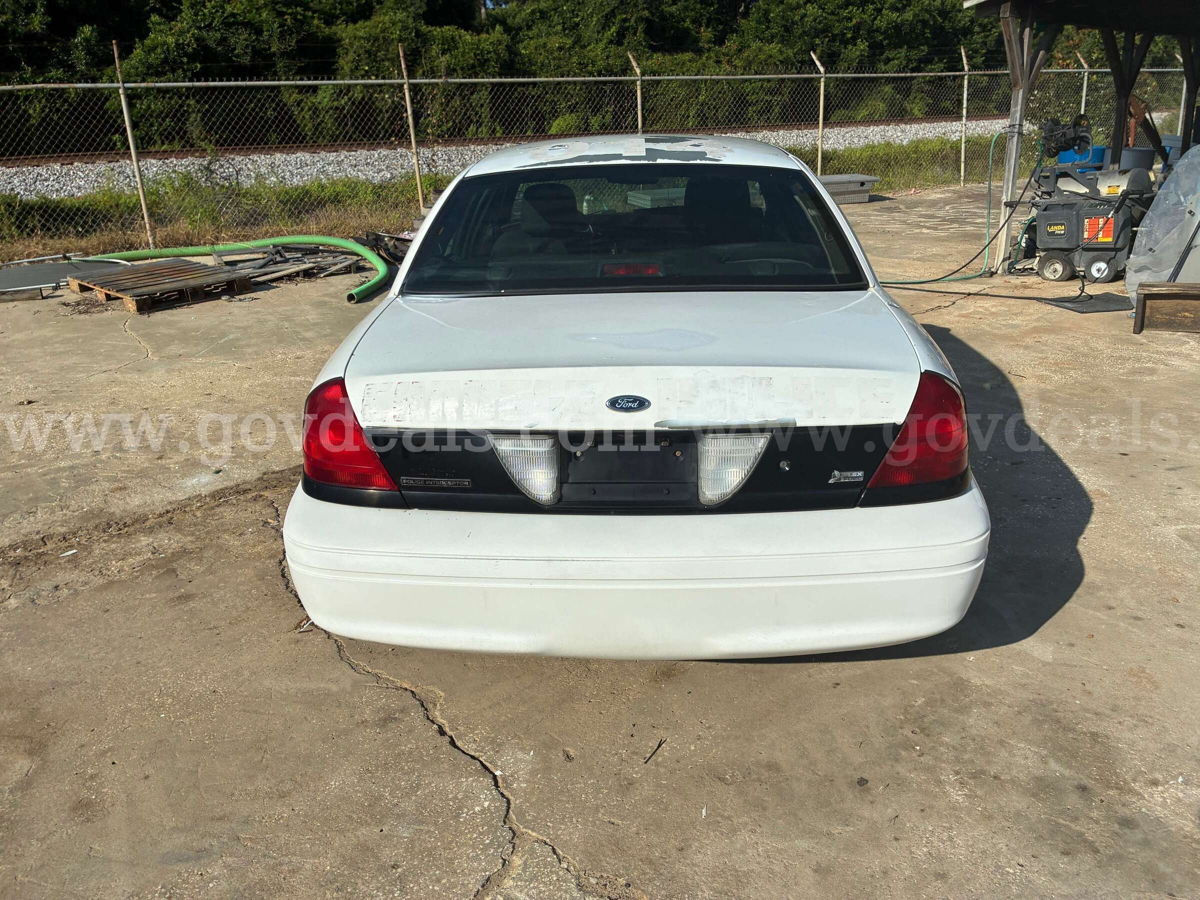 2011 Ford Crown Victoria Ford Crown Victoria Government Surplus Auction - Photo #4