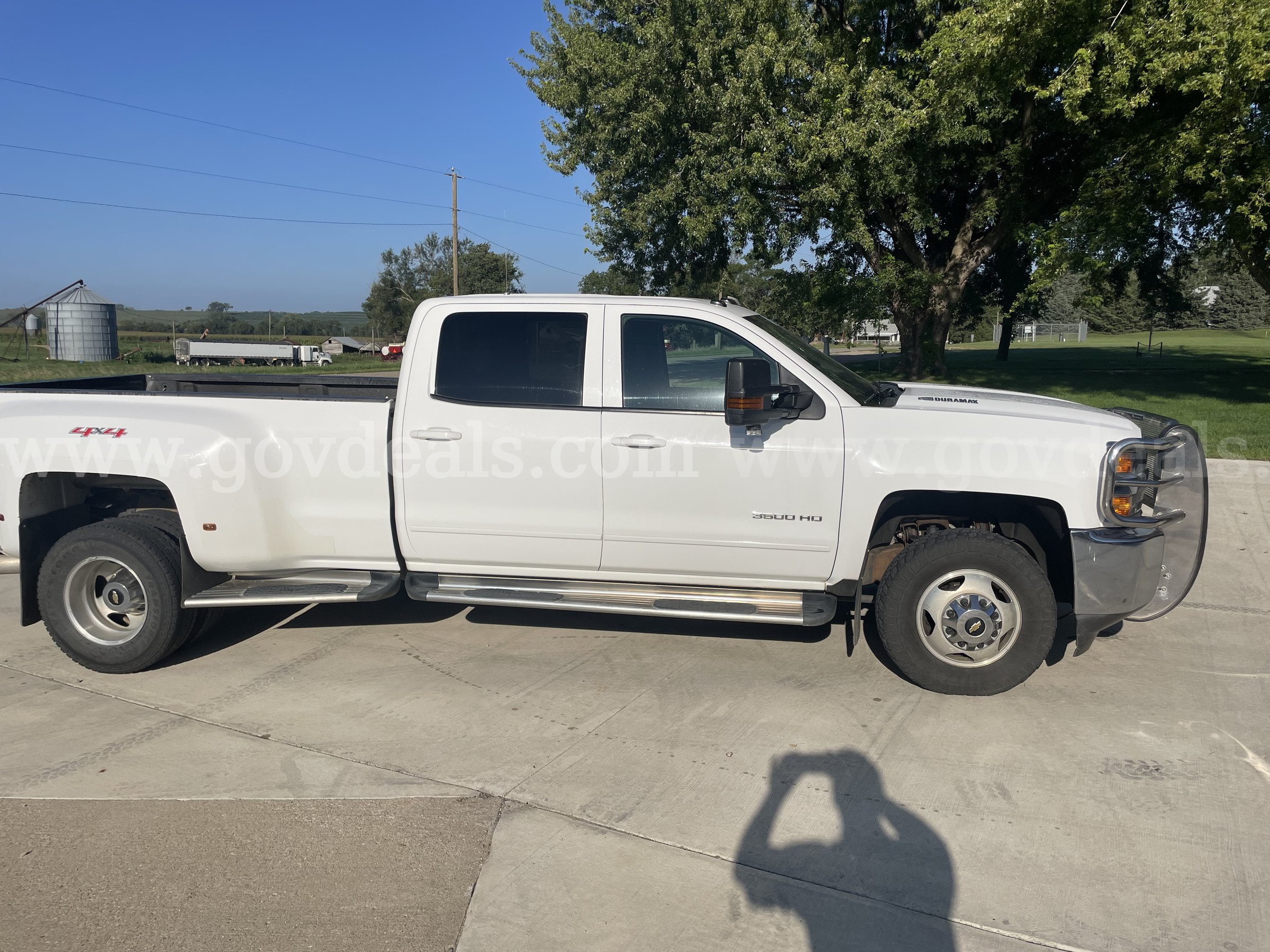 2015 Chevrolet Silverado 3500HD LT Crew Cab Long Box 4WD Chevrolet Silverado 3500HD Government Surplus Auction - Photo #3