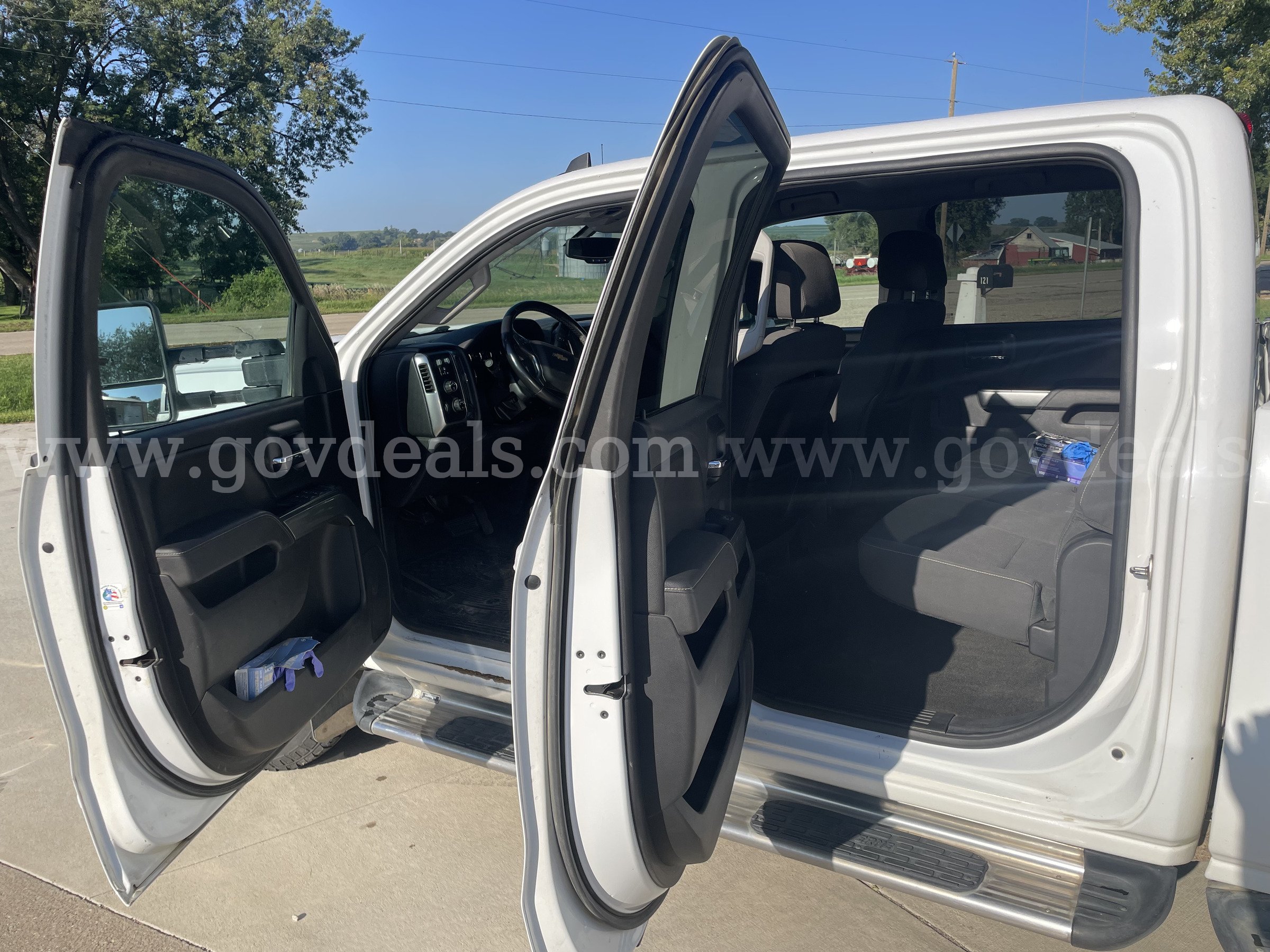 2015 Chevrolet Silverado 3500HD LT Crew Cab Long Box 4WD Chevrolet Silverado 3500HD Government Surplus Auction - Photo #5