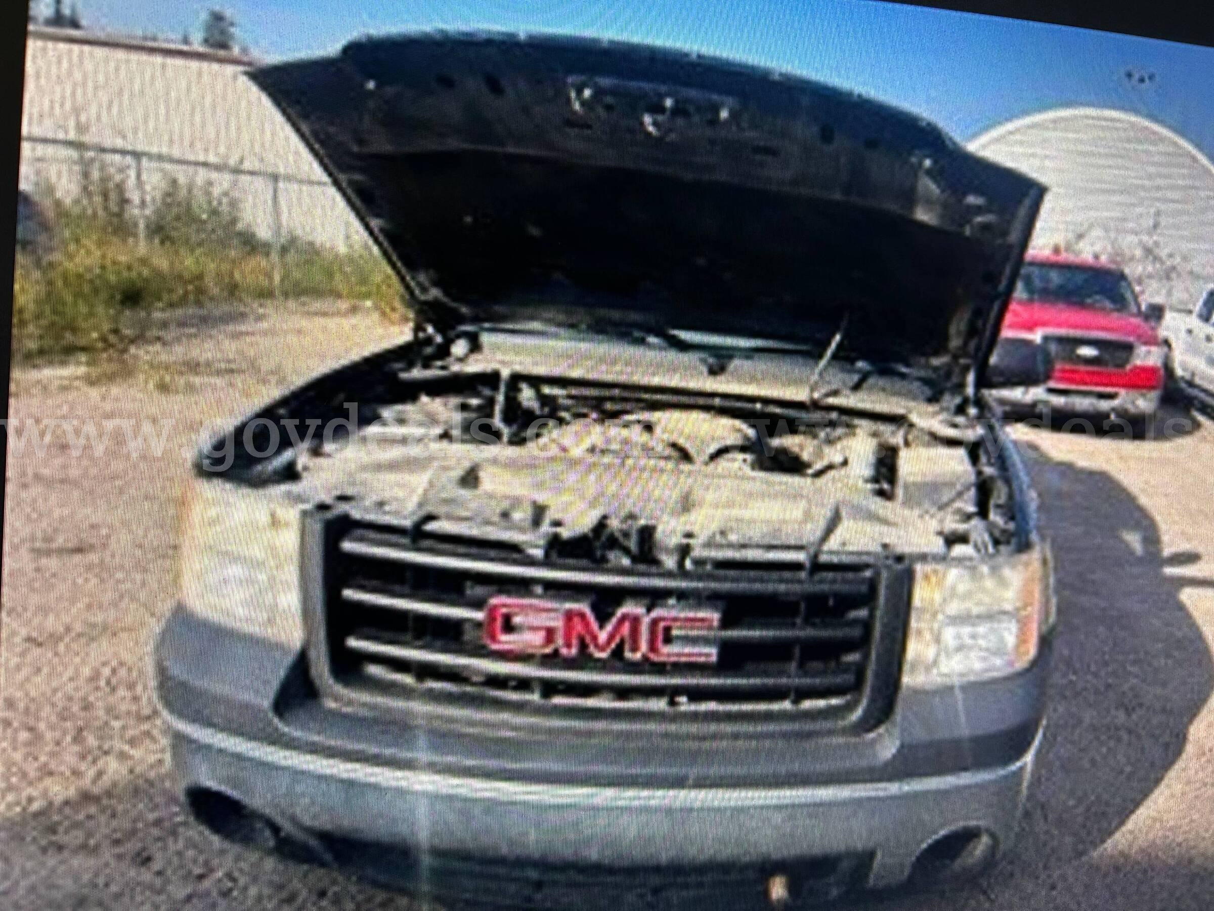 2007 GMC Sierra 1500 CREW CAB PICKUP 4-DR, 4.8L V8 OHV 16V GMC Sierra Government Surplus Auction - Photo #2