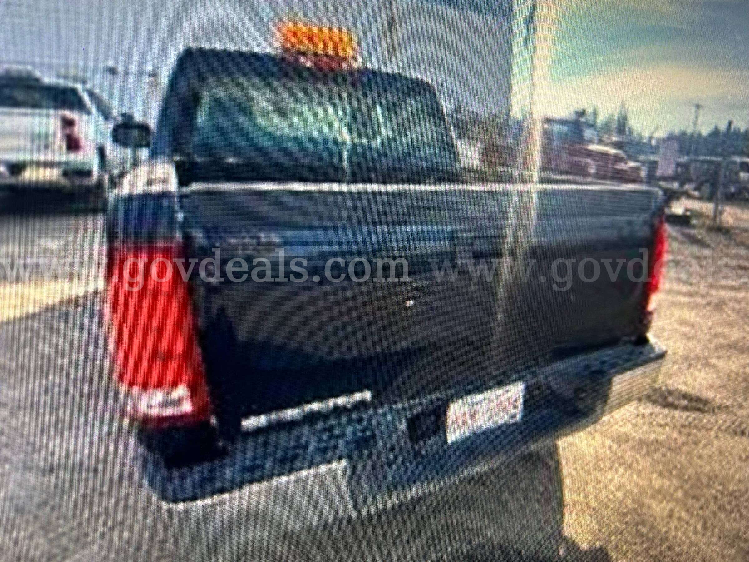 2007 GMC Sierra 1500 CREW CAB PICKUP 4-DR, 4.8L V8 OHV 16V GMC Sierra Government Surplus Auction - Photo #3
