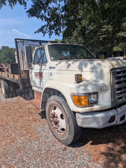1995 Ford F800 Dump Truck