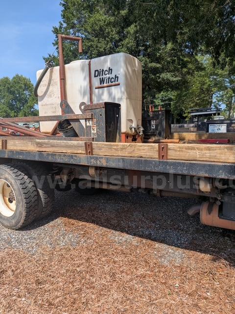 1995 Ford F800 Dump Truck Ford F800 Government Surplus Auction - Photo #4