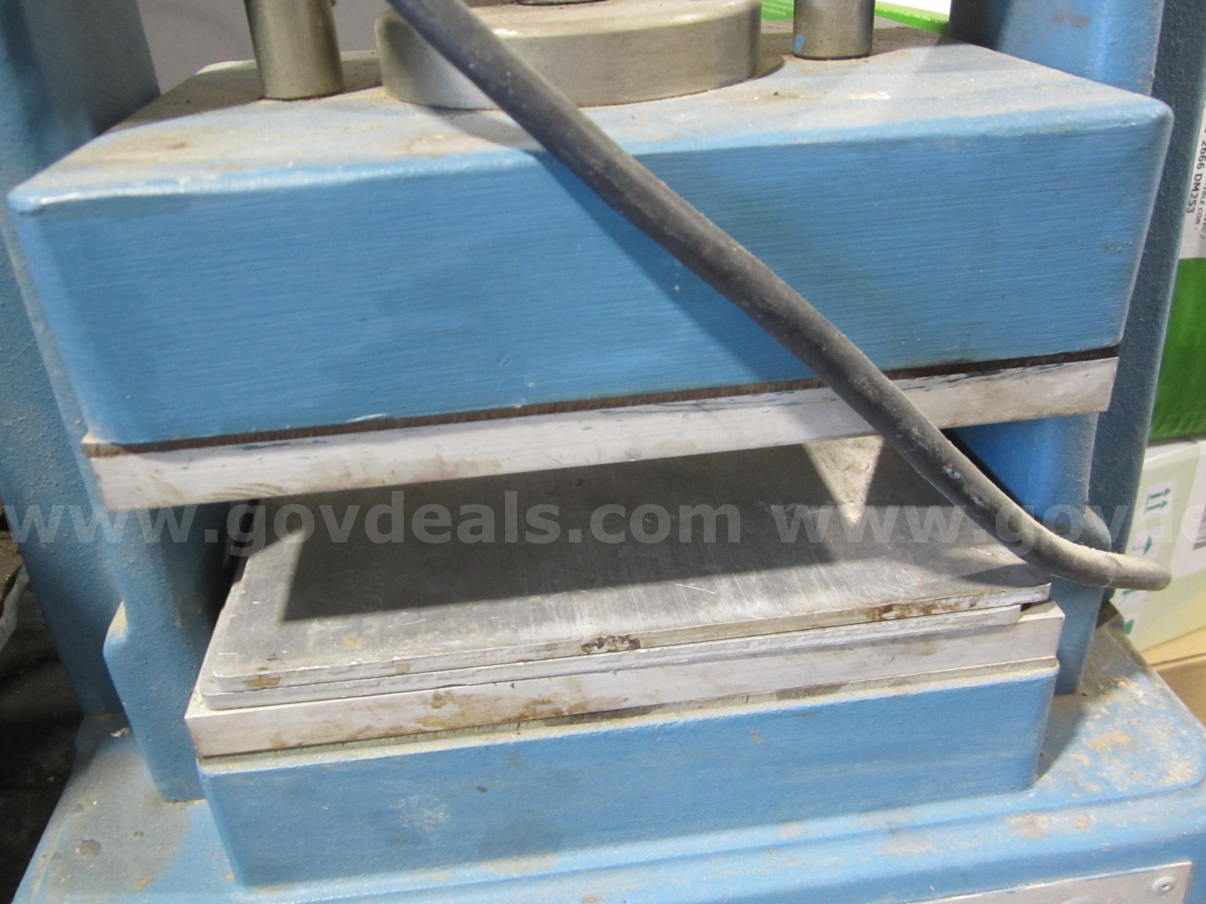 HEAT PRESS  LOT 750  750 Government Surplus Auction - Photo #3